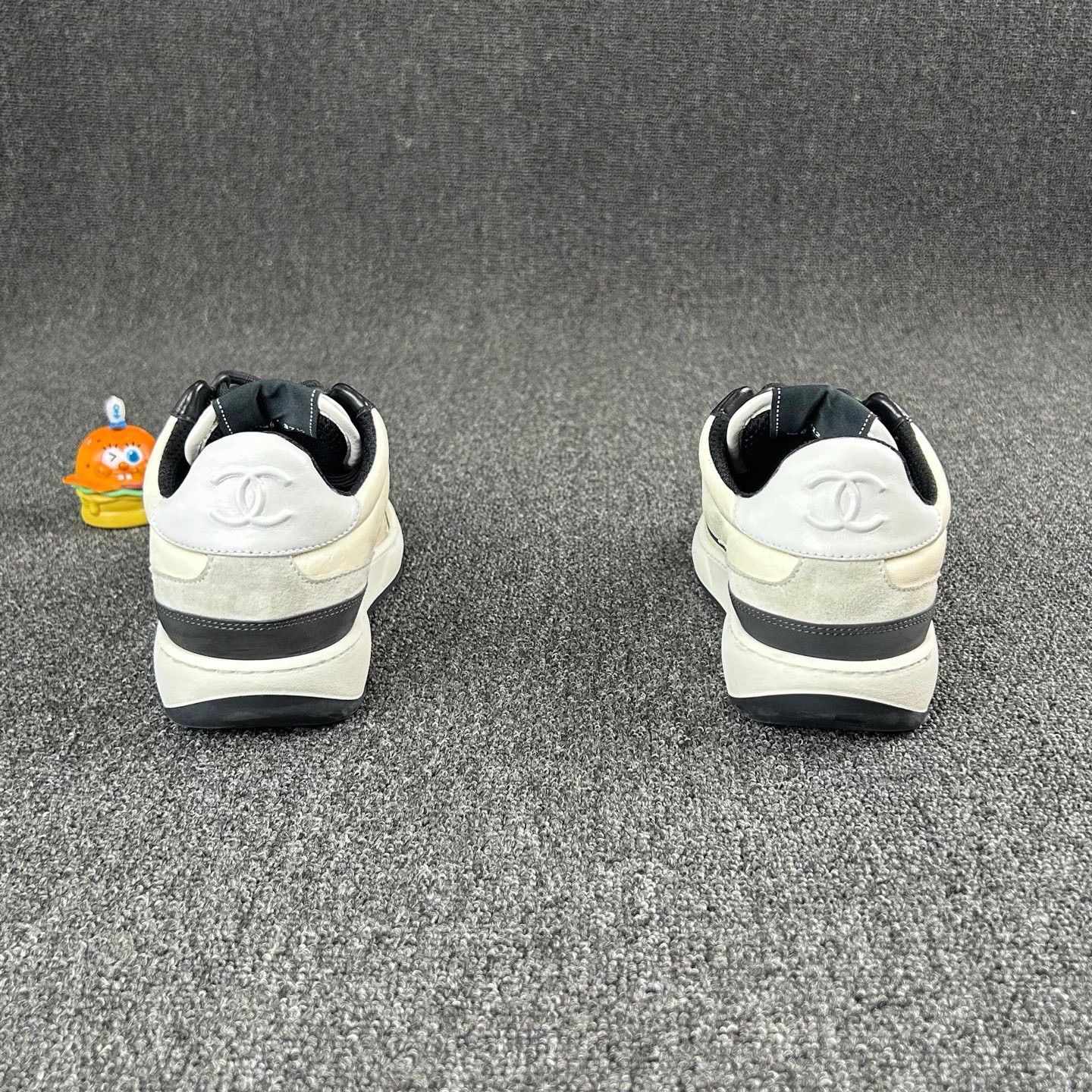 Chanel Chanel Women's Black & White Colorblock Sneakers Size US 7 / IT 37 - 5 Thumbnail