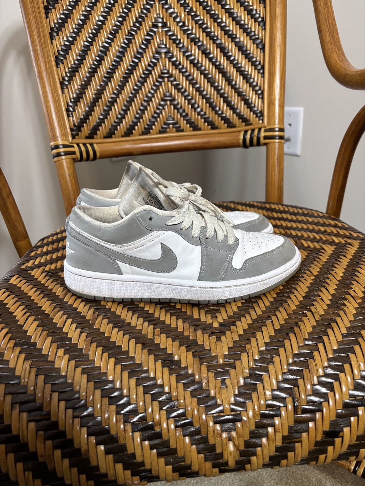 Jordan Brand Jordan 1 Low Wolf Grey DC0774-105 Size 7.5 Size US 7.5 / IT 37.5 - 3 Thumbnail