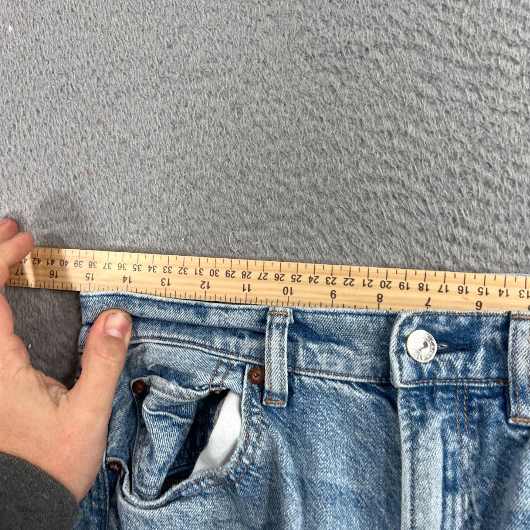 American Eagle Outfitters American Eagle Outfitters Jeans Womens 8 Blue High Rise Relaxed Straight 5-Pocket Denim Light Wash Baggy Distressed Bohemian Grunge Size 30" / US 8 / IT 44 - 7 Thumbnail