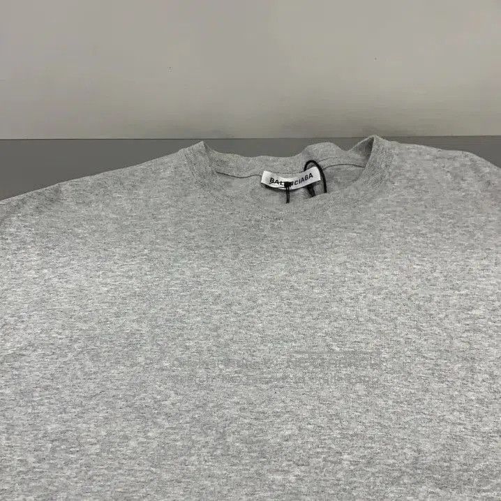 Balenciaga Balenciaga Gray Logo Embroidered Short Sleeve T. Size US XS / EU 42 / 0 - 8 Thumbnail