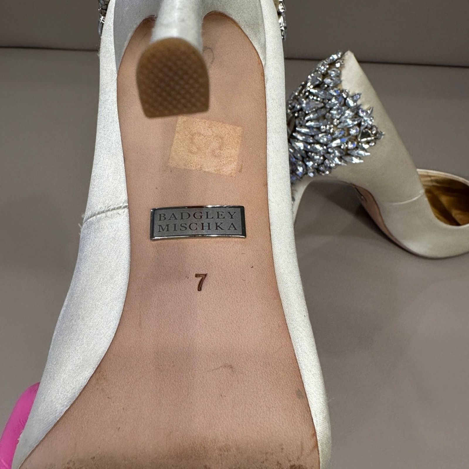 Badgley Mischka Badgley Mischka Wedding Embellished Ivory Pump Size US 7 / IT 37 - 7 Thumbnail
