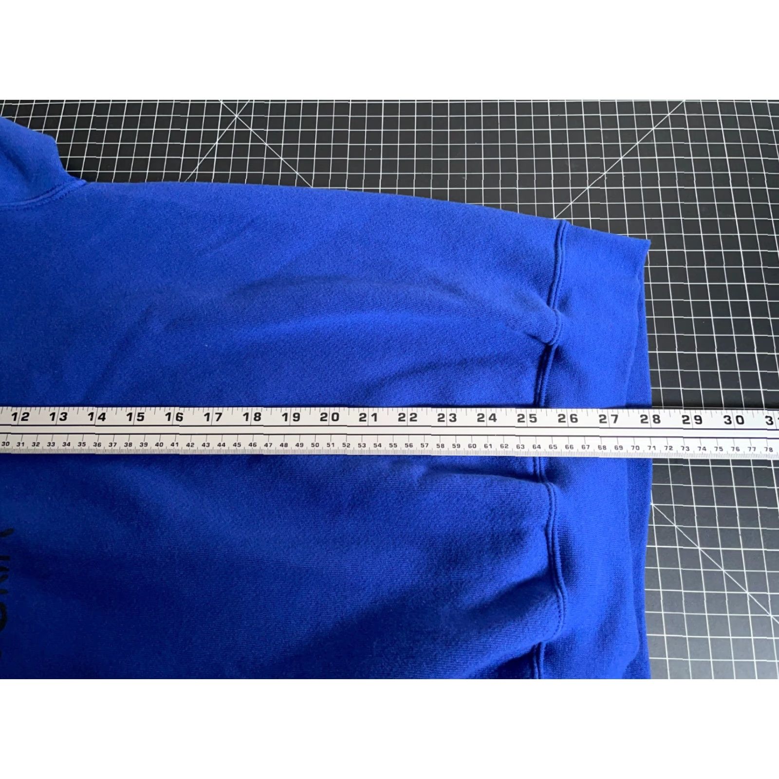 Disney VINTAGE Disney Minnie Mouse Sweatshirt Adult XL Blue Crewneck 90s Cartoon Disney Store Minnie Skirt Womens XL Blue Sweater Pullover Size XL / US 12-14 / IT 48-50 - 6 Thumbnail