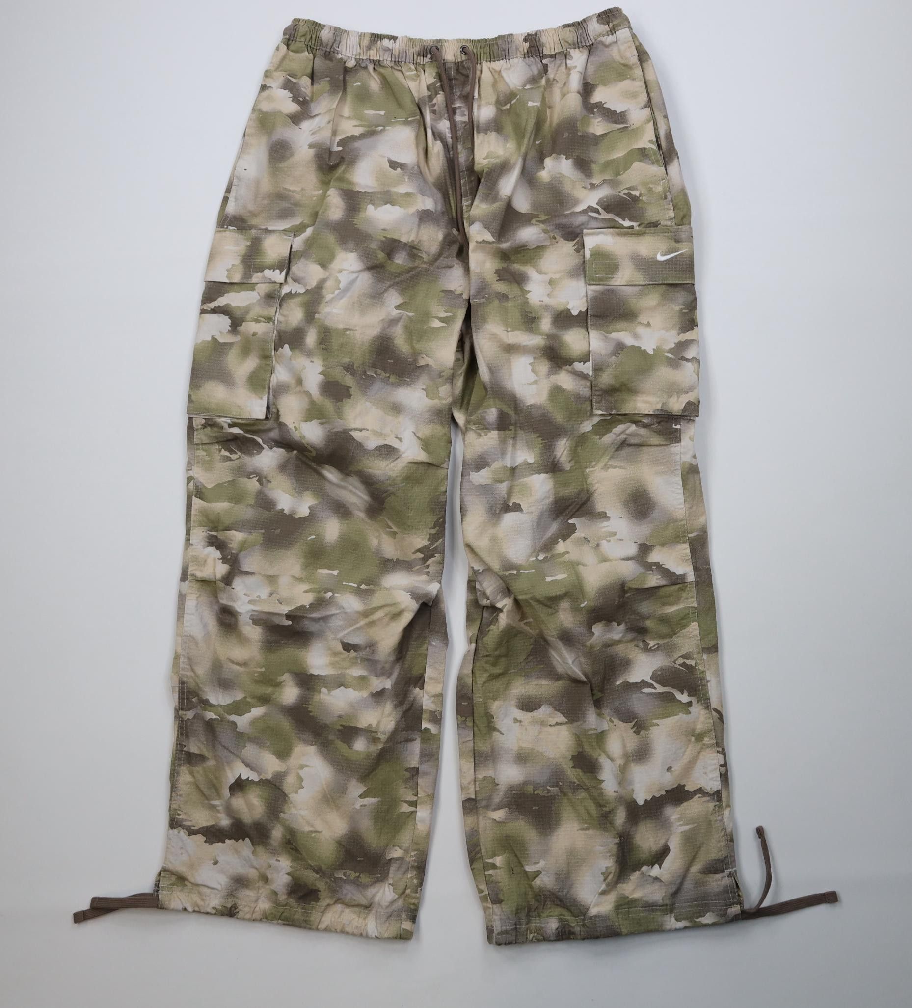 Nike Nike Sportswear Oversize Baggy Wide Leg Ripstop Cargo Pants Size 34" / US 12 / IT 48 - 1 Thumbnail