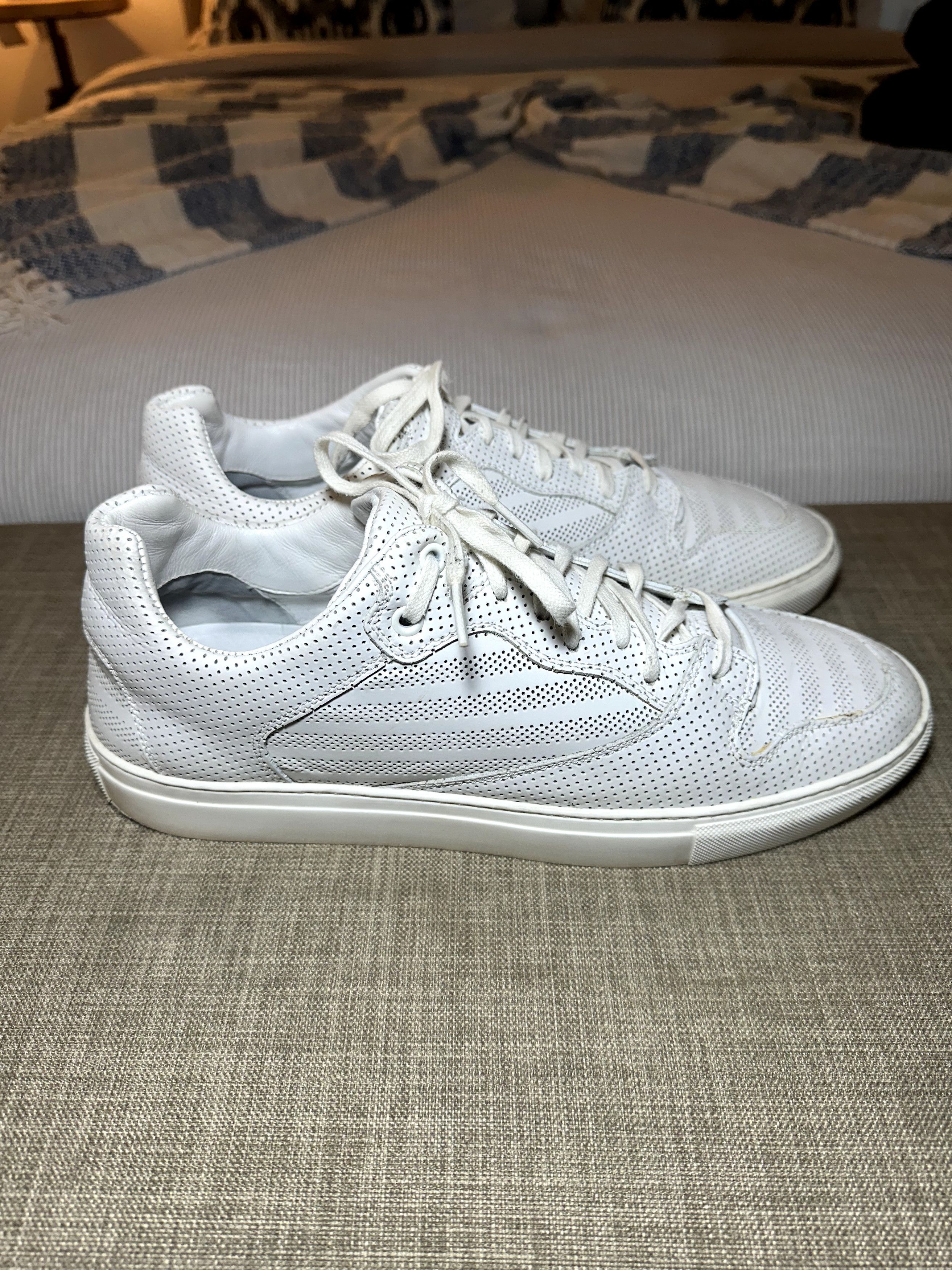 Balenciaga Balenciaga Perforated Leather Low Top Sneakers Size US 10 / EU 43 - 2 Thumbnail