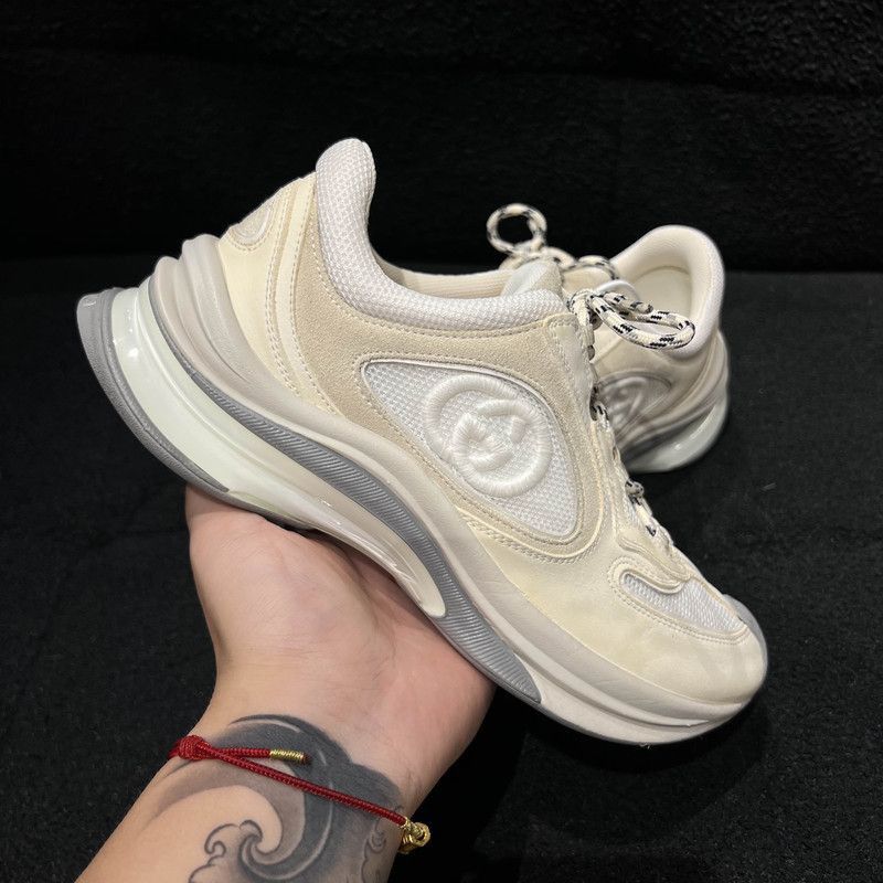 Gucci Run Comfortable Lace-Up Sneakers for Men -