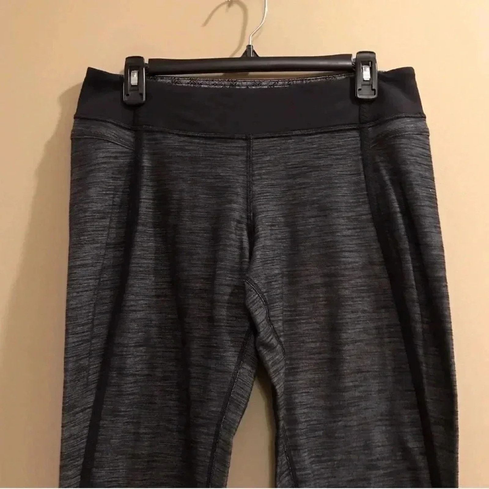 Lululemon Lululemon Forme Yoga Leggings Size 10 Heather Grey Black Size 32" / US 10 / IT 46 - 4 Thumbnail