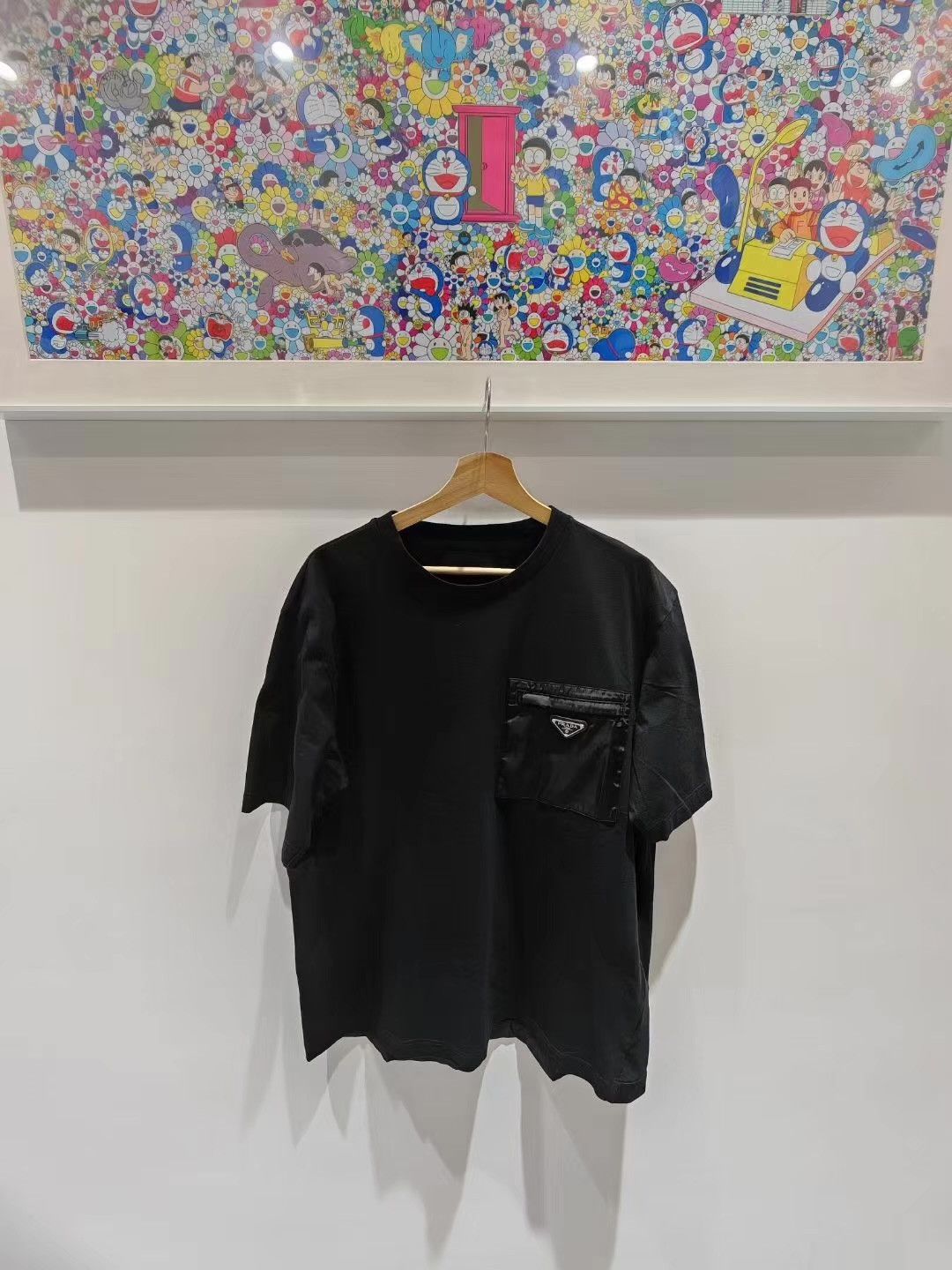 Prada Prada Black Triangle Logo Sleeve T-shirt。 Q15 Size US XXL / EU 58 / 5 - 1 Thumbnail