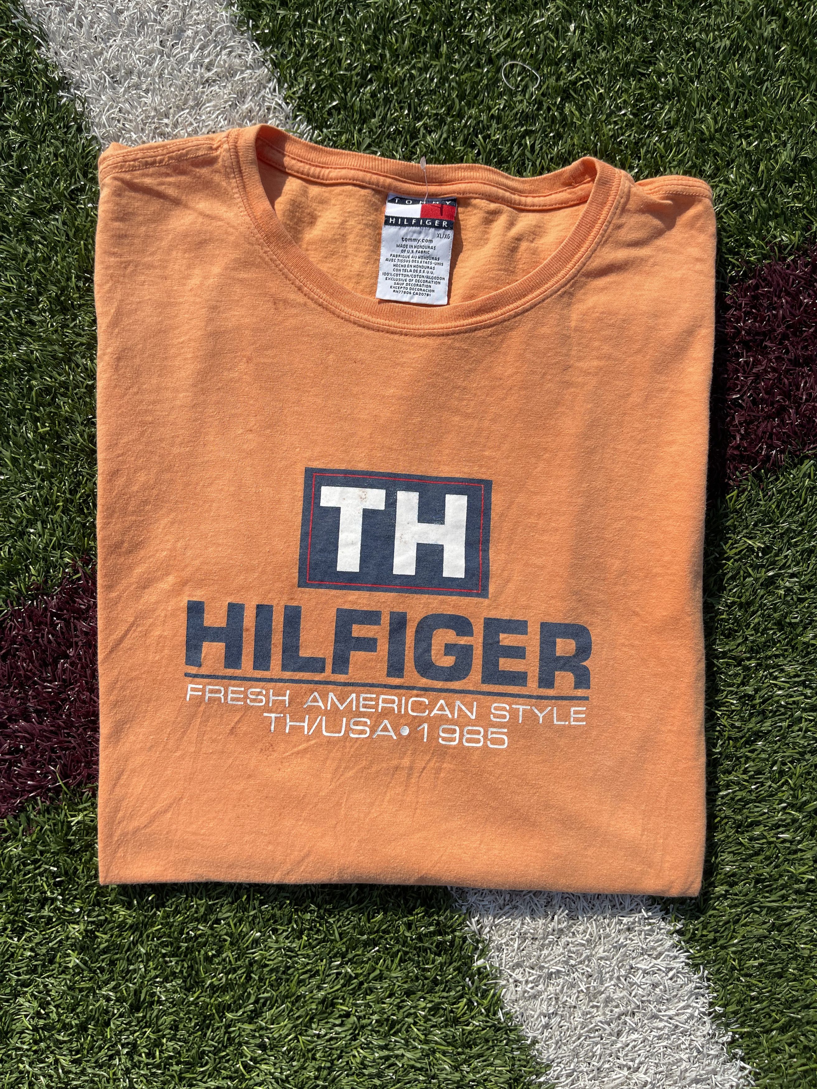 Tommy Hilfiger × Vintage Vintage 90's Tommy Hilfiger Hip Hop Rap Vtg Logo T-Shirt Size US XL / EU 56 / 4 - 7 Thumbnail