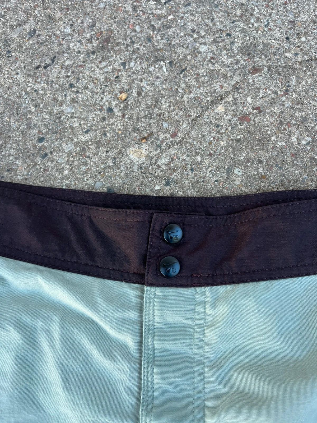 Nike Vintage 00s Nike Swoosh Shorts Travis Scott Vibe 32W Size US 32 / EU 48 - 4 Thumbnail