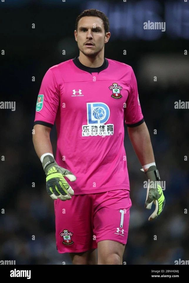 Under Armour SOUTHAMPTON 2020 GOALKEEPER FOOTBALL SHIRT SOCCER JERSEY Size US M / EU 48-50 / 2 - 9 Thumbnail