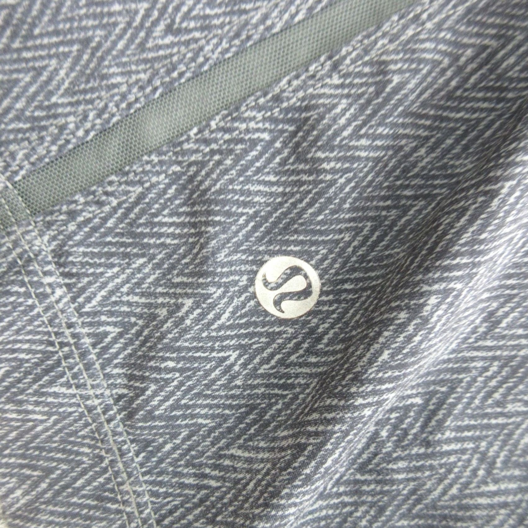 Lululemon Lululemon Shorts Mens Regular Gray Herringbone Zip Pocket Drawstring Athletic Running Gym Training Size US 31 - 6 Thumbnail