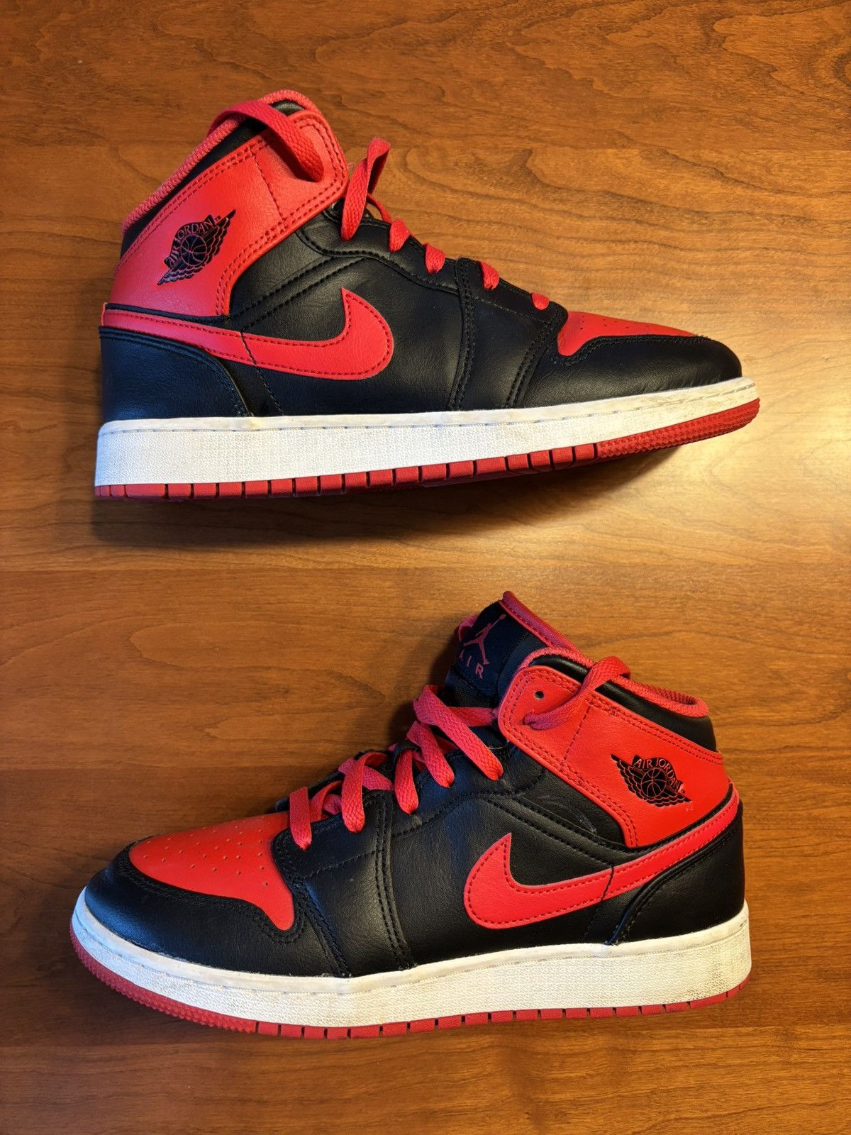 Nike Kids Air Jordan 1s Size US 7 / EU 40 - 1 Thumbnail