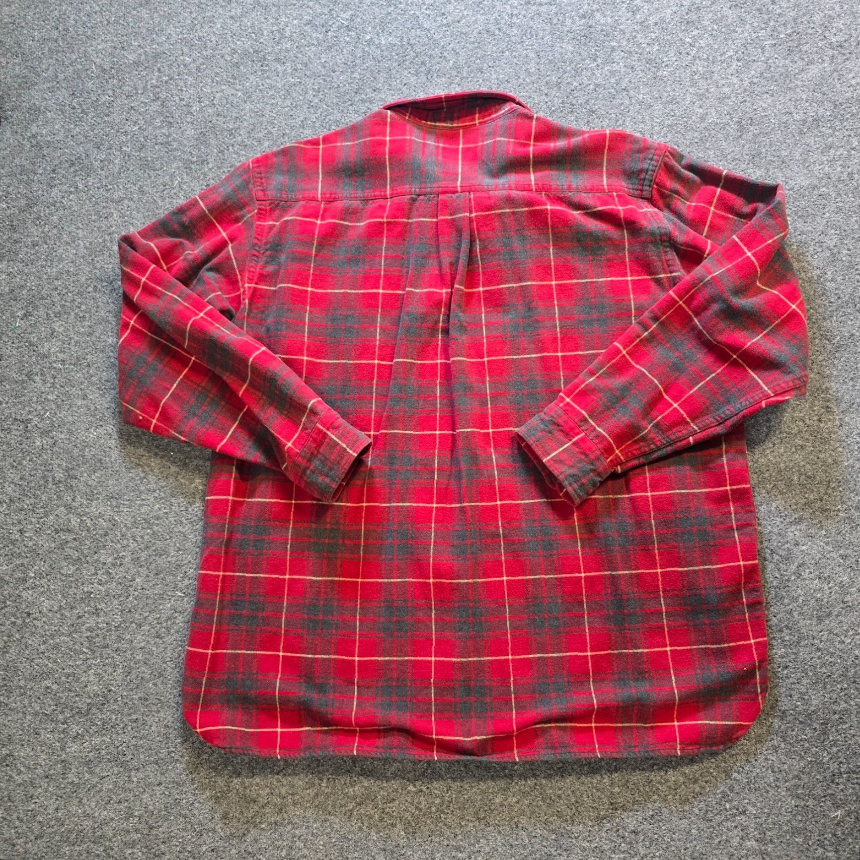 Vintage VINTAGE LL Bean Shirt Mens XL Red Plaid Flannel Outdoor Hiking Camp Button-Up Casual Workwear Size US XL / EU 56 / 4 - 7 Thumbnail