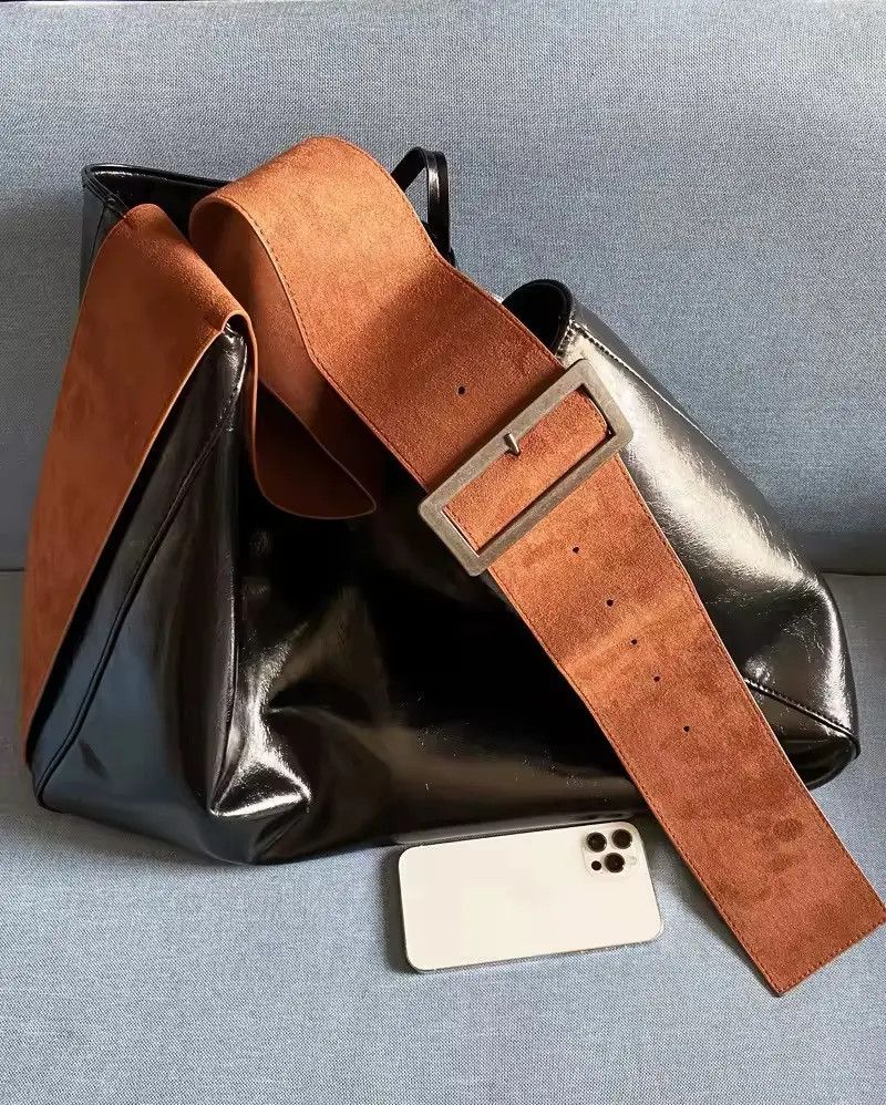 Designer Design Large Capacity PU Leather Wide Strap Shoulder Bag Size ONE SIZE - 3 Thumbnail
