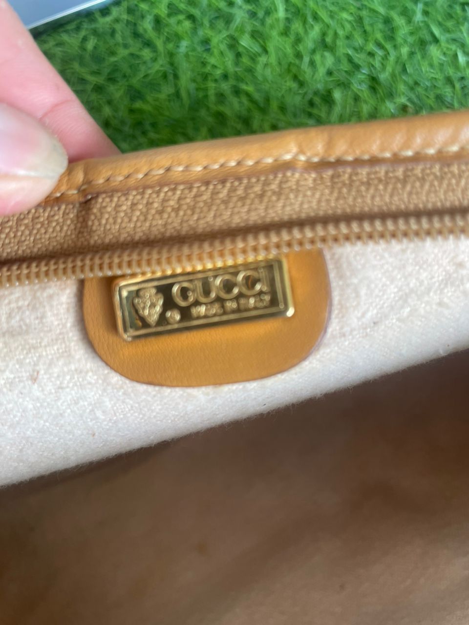 Gucci Authentic Vintage Gucci GG Monogram White Clutch Size ONE SIZE - 5 Thumbnail