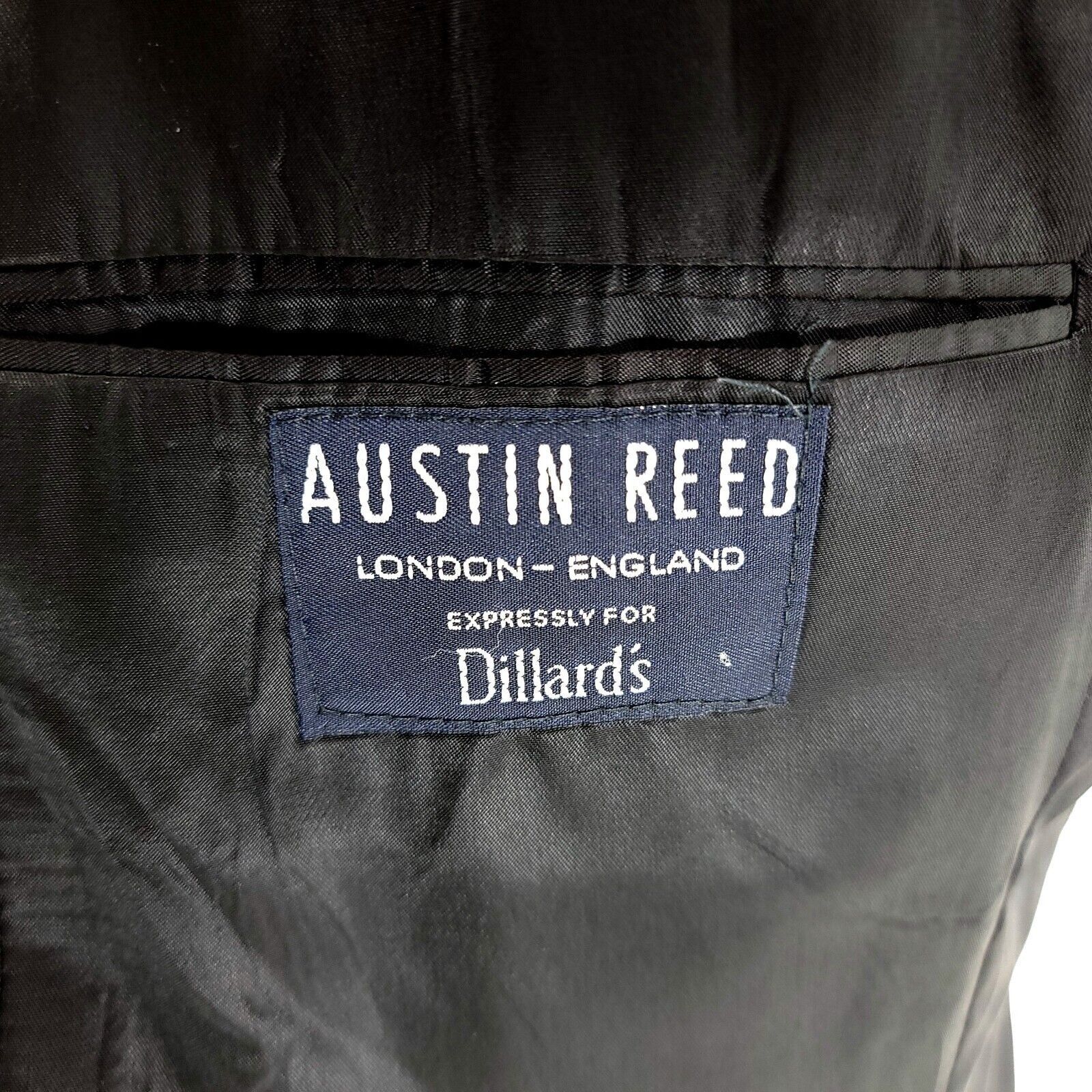 Austin Reed Austin Reed Wool 3 Button 2 Piece Suit 42R Gray Striped 34/2 Size 42R - 9 Thumbnail