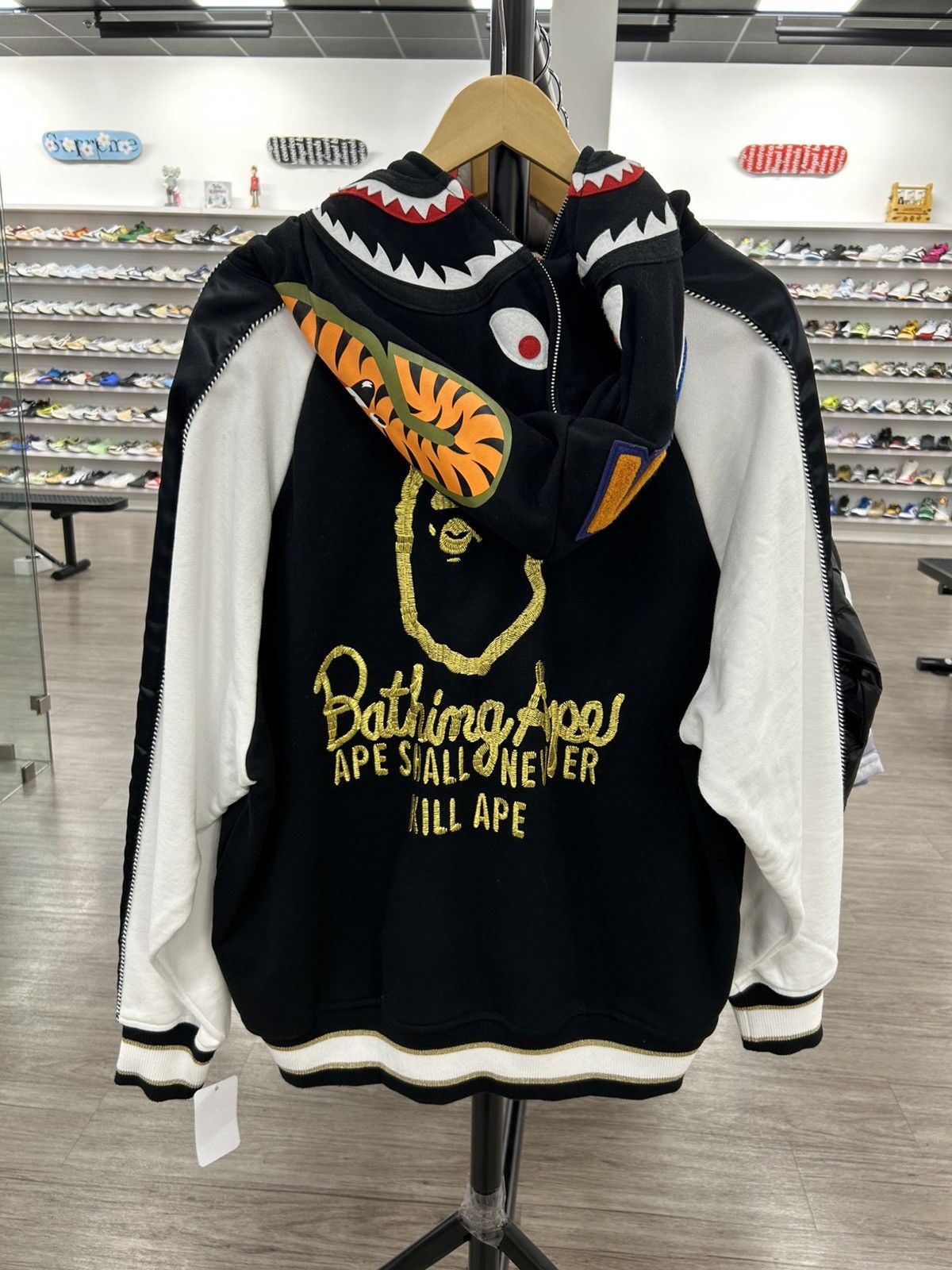 Bape Bape Souvenir Shark Hoodie Size US M / EU 48-50 / 2 - 2 Thumbnail