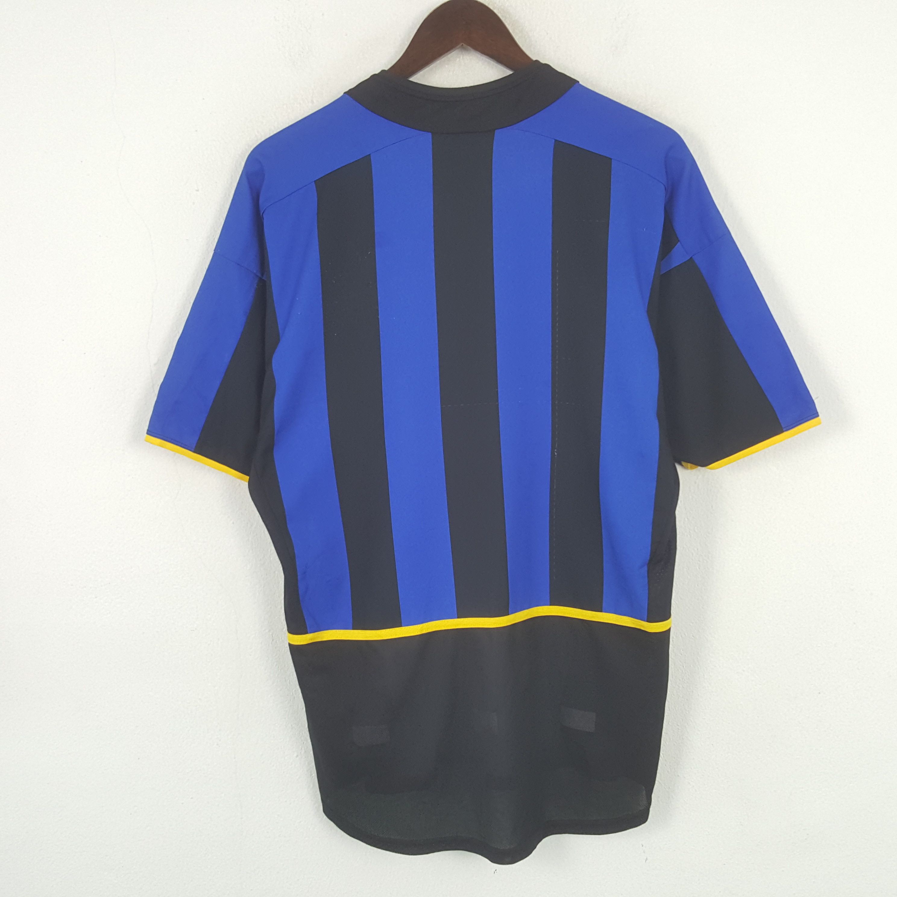 Nike Vintage Nike Inter Milan Football Club Jersey Tshirt Size US L / EU 52-54 / 3 - 3 Thumbnail