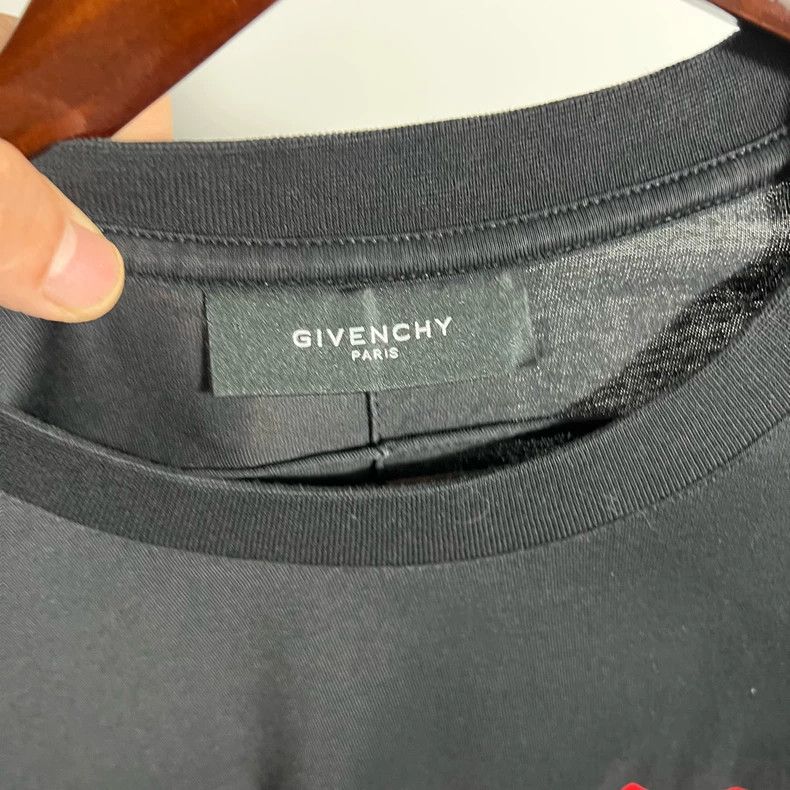 Givenchy Givenchy Printed Short Sleeve P2523 Size: S Length 7 Size US S / EU 44-46 / 1 - 3 Thumbnail