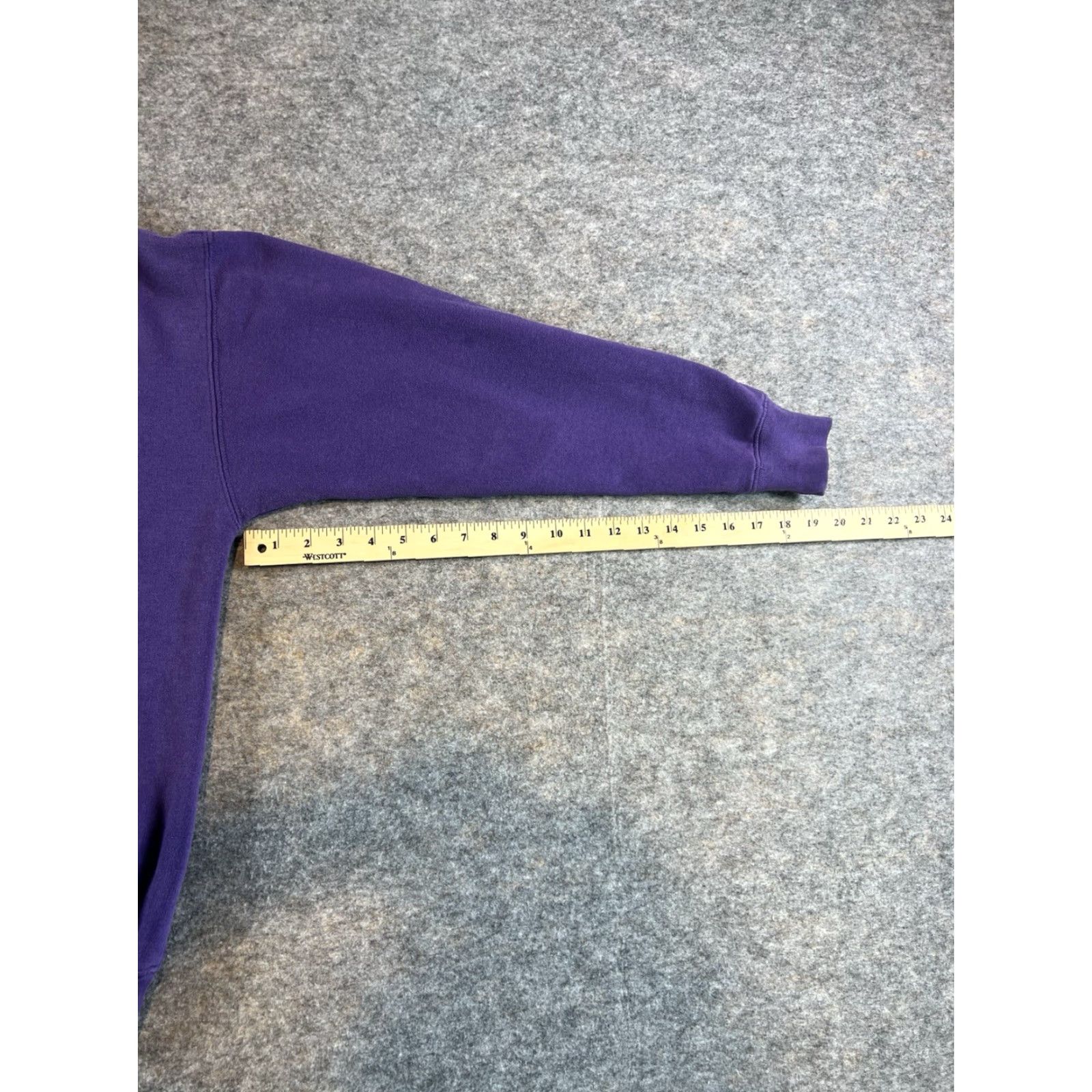 Vintage VINTAGE? The English Martyrs School & Sixth Form 2013 College Purple Hoodie Size M Size US M / EU 48-50 / 2 - 3 Thumbnail