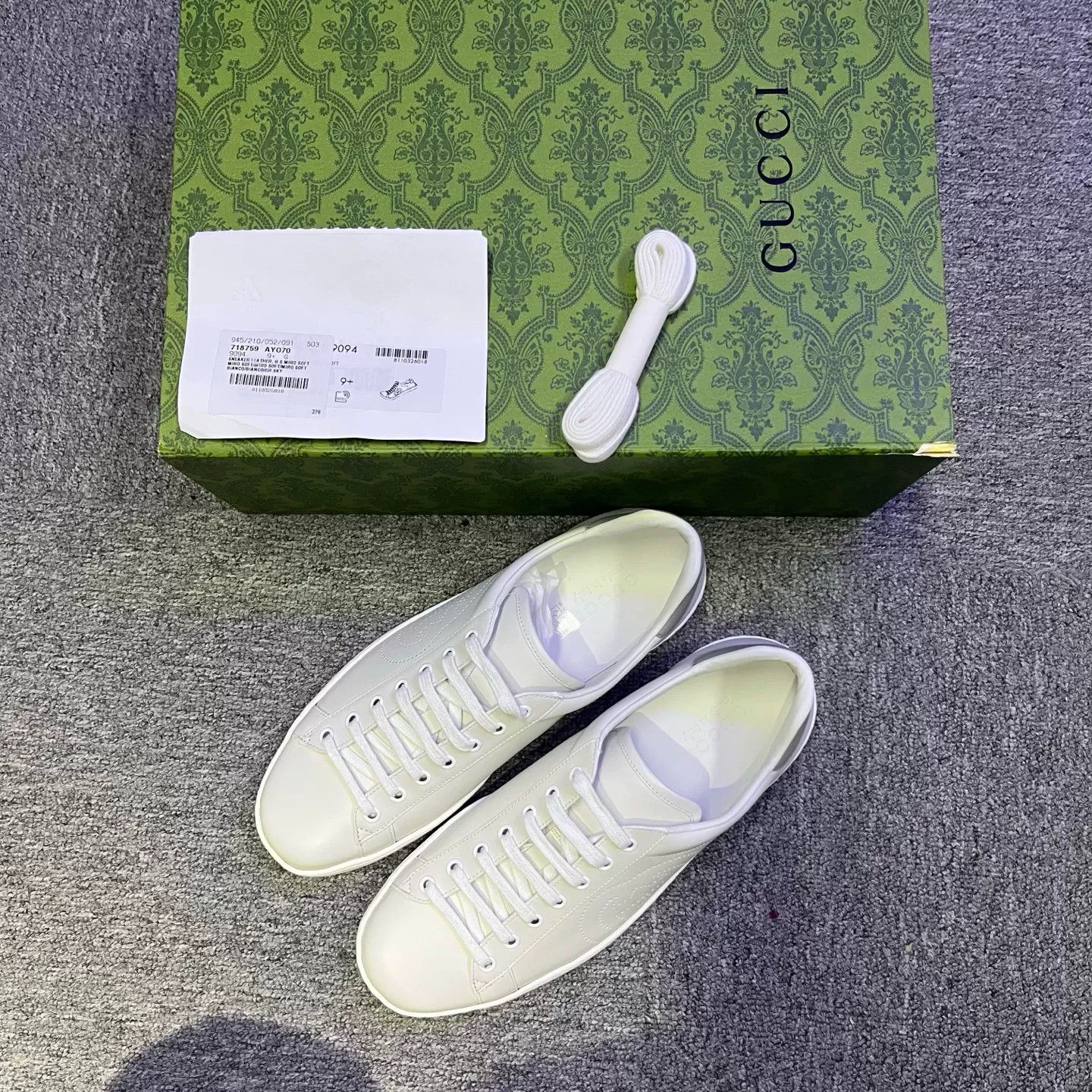 Gucci Gucci White Lowtop Sneakers 9.5 Women Size US 9.5 / IT 39.5 - 1 Thumbnail