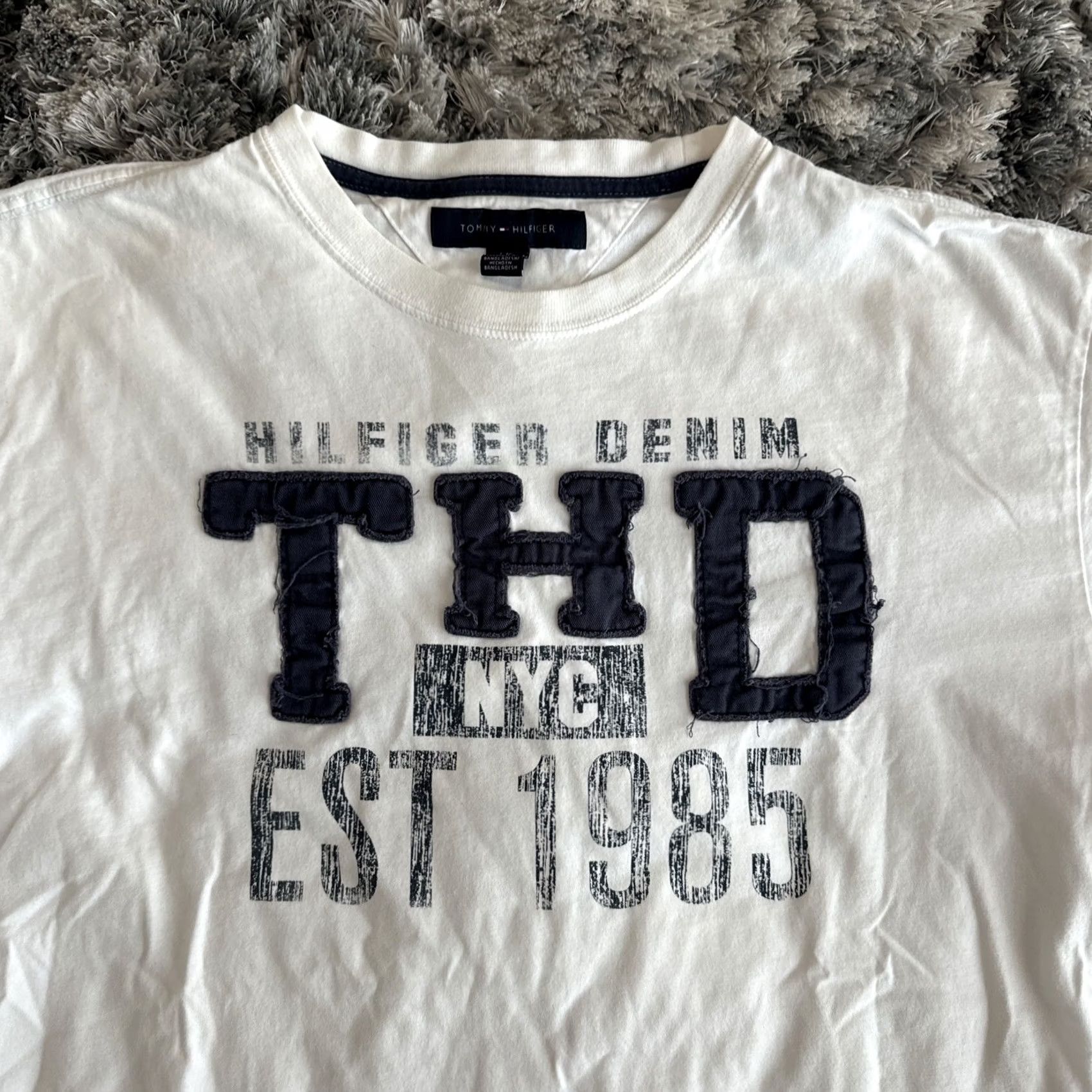 Tommy Hilfiger Tommy Hilfiger Shirt Mens L White Men Size Denim NYC Short Sleeve Graphic Size US L / EU 52-54 / 3 - 2 Thumbnail
