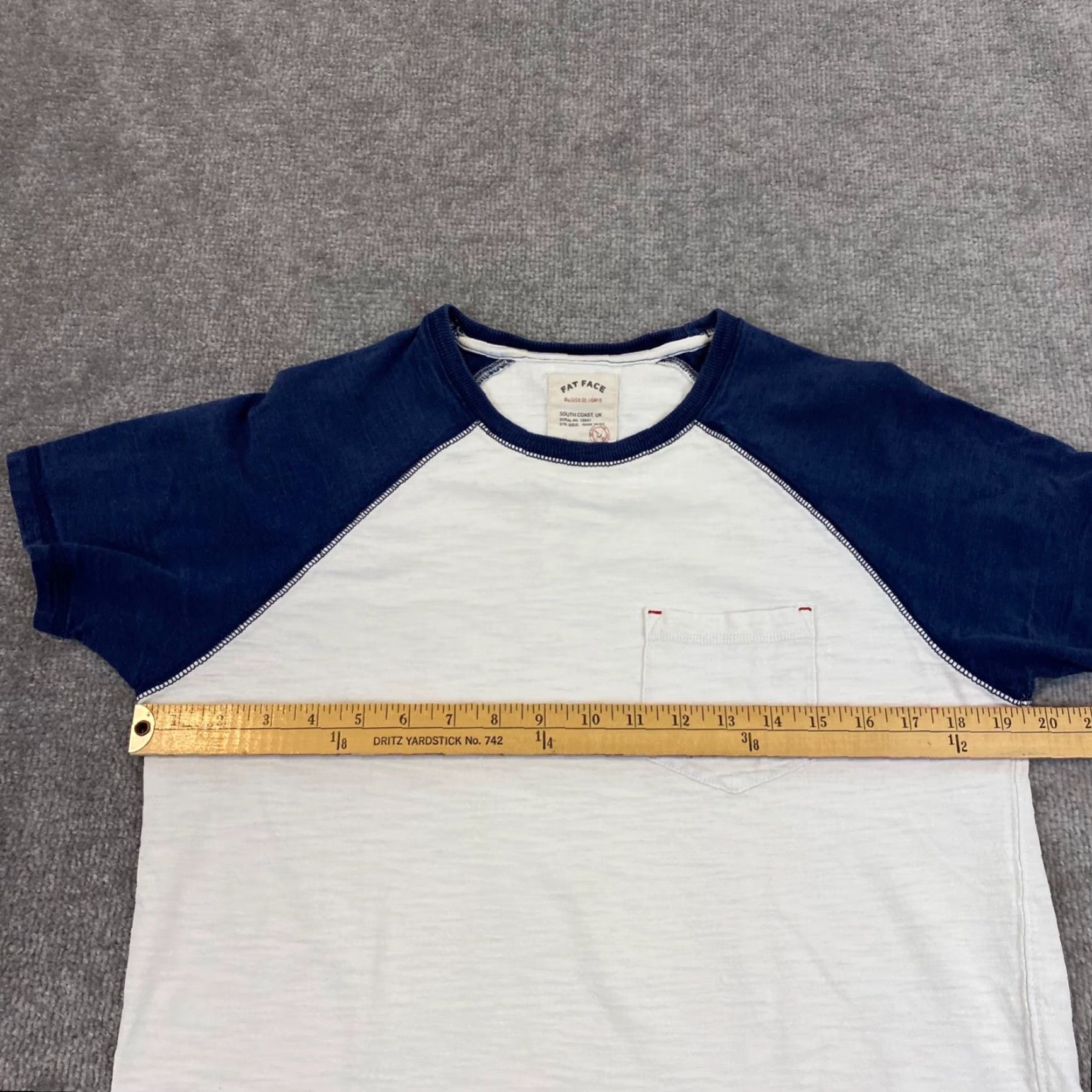 FatFace Fat Face Shirt Men Small White Blue Pocket Tee Crewneck British Top Short Sleeve Size US S / EU 44-46 / 1 - 5 Thumbnail