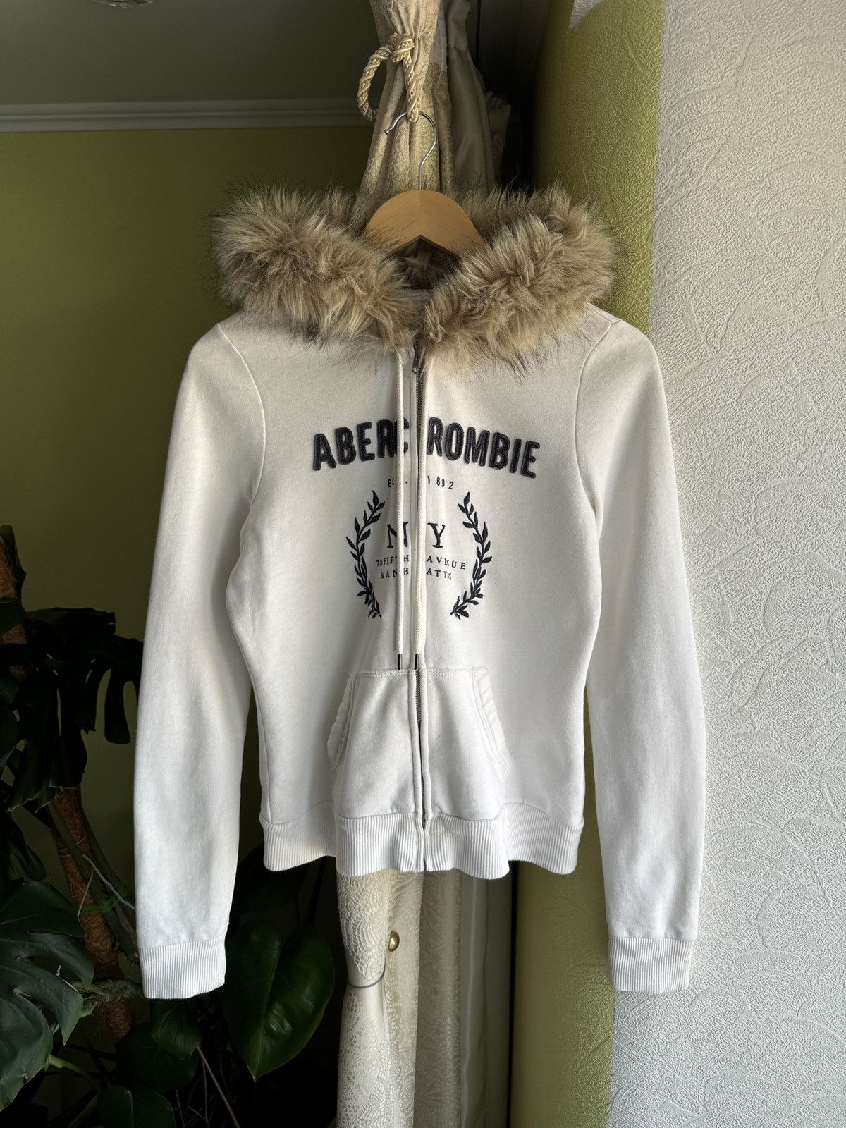 Vintage Y2K Abercrombie & Fitch Zip Fur Hoodie LGB Style