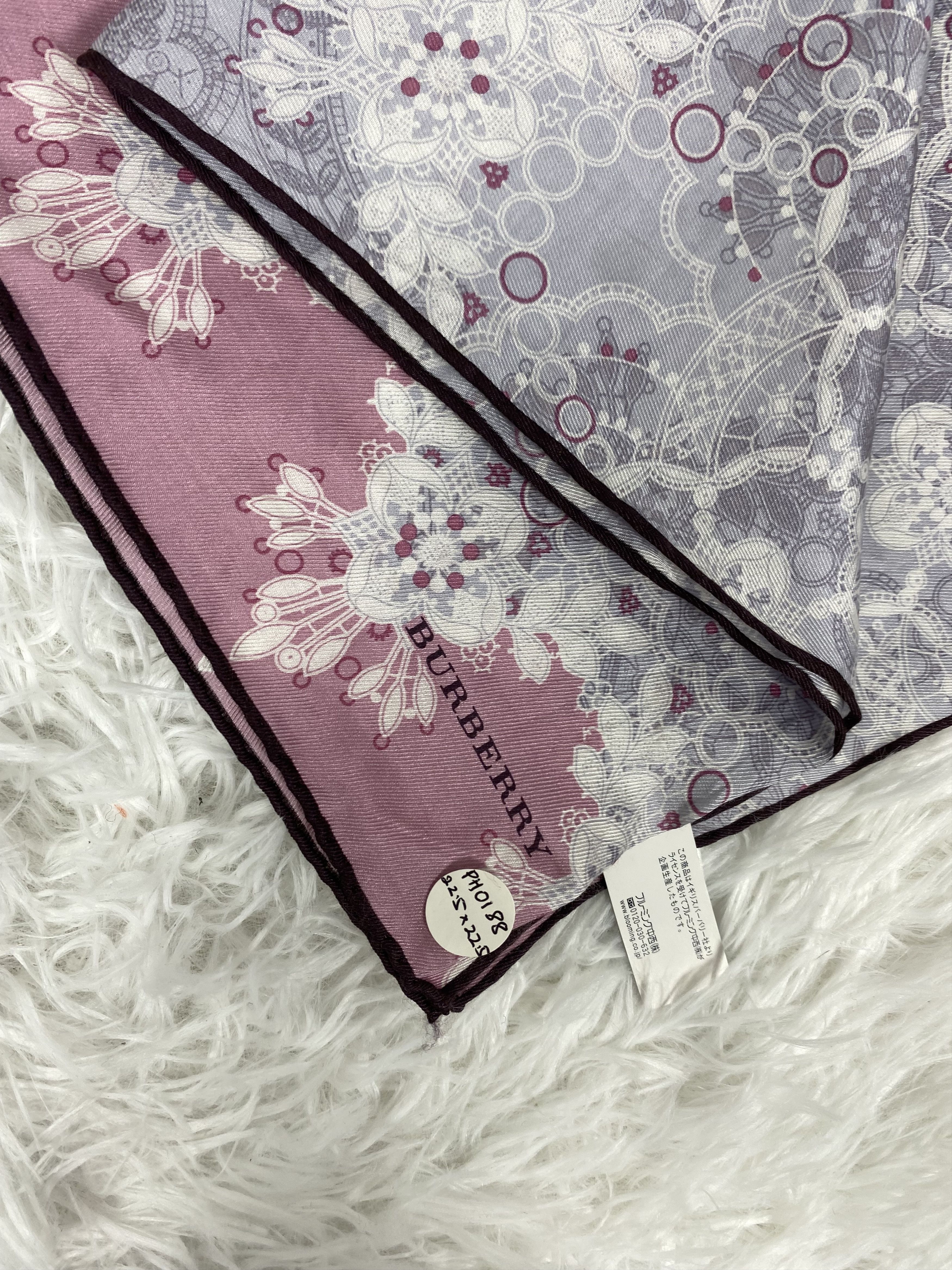 Burberry × Vintage Vintage Burberry Handkerchief Neckerchief PH0188 Size ONE SIZE - 2 Thumbnail