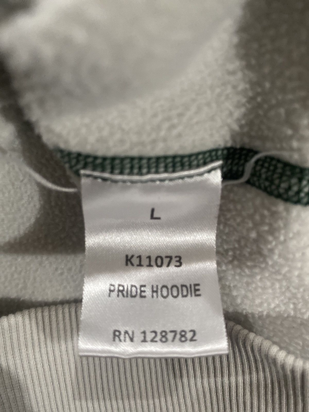 66 North 66 degrees north hoodie Pride collection Size US L / EU 52-54 / 3 - 4 Thumbnail