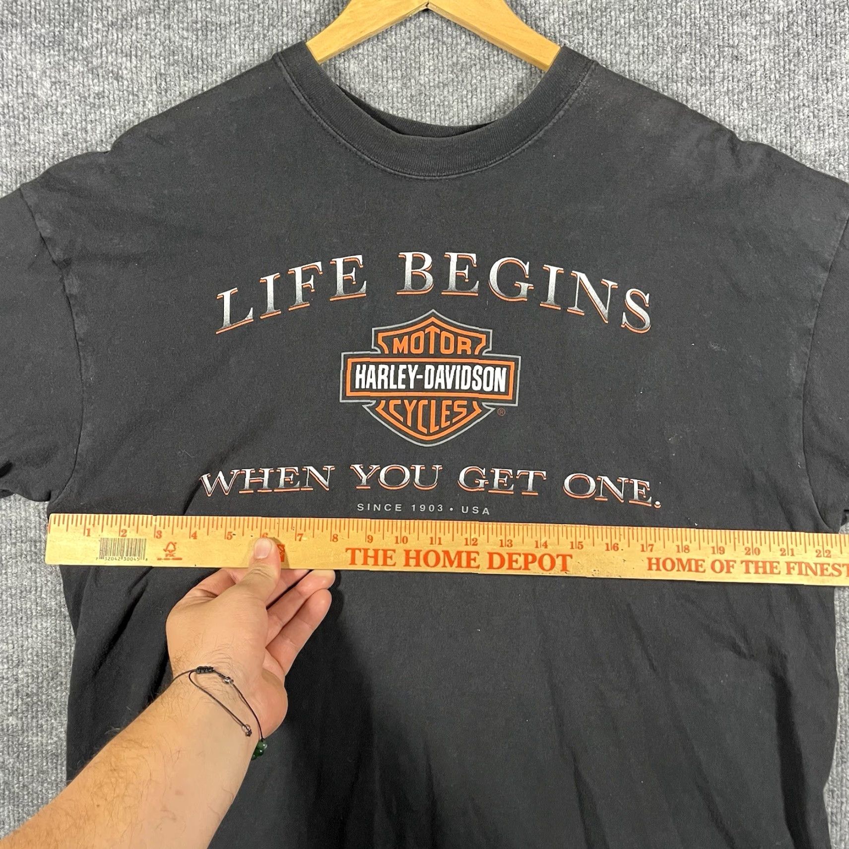 Harley Davidson VINTAGE Harley-Davidson T-Shirt XL Black Men Short Sleeve 2002 Biker Life Begins RARE Greenville NC Size US XL / EU 56 / 4 - 5 Thumbnail