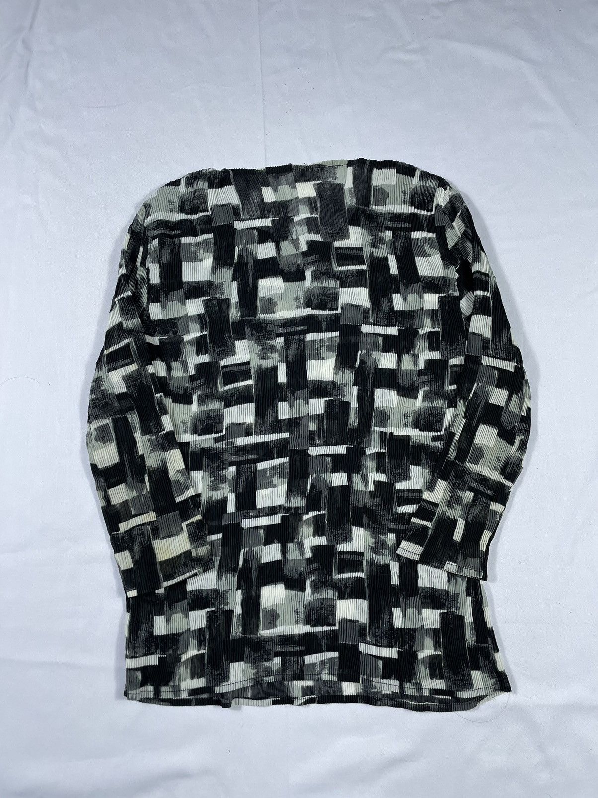 Issey Miyake × Japanese Brand × Yohji Yamamoto Undefined pleats abstrak long sleeve Style issey miyake Size US S / EU 44-46 / 1 - 2 Thumbnail
