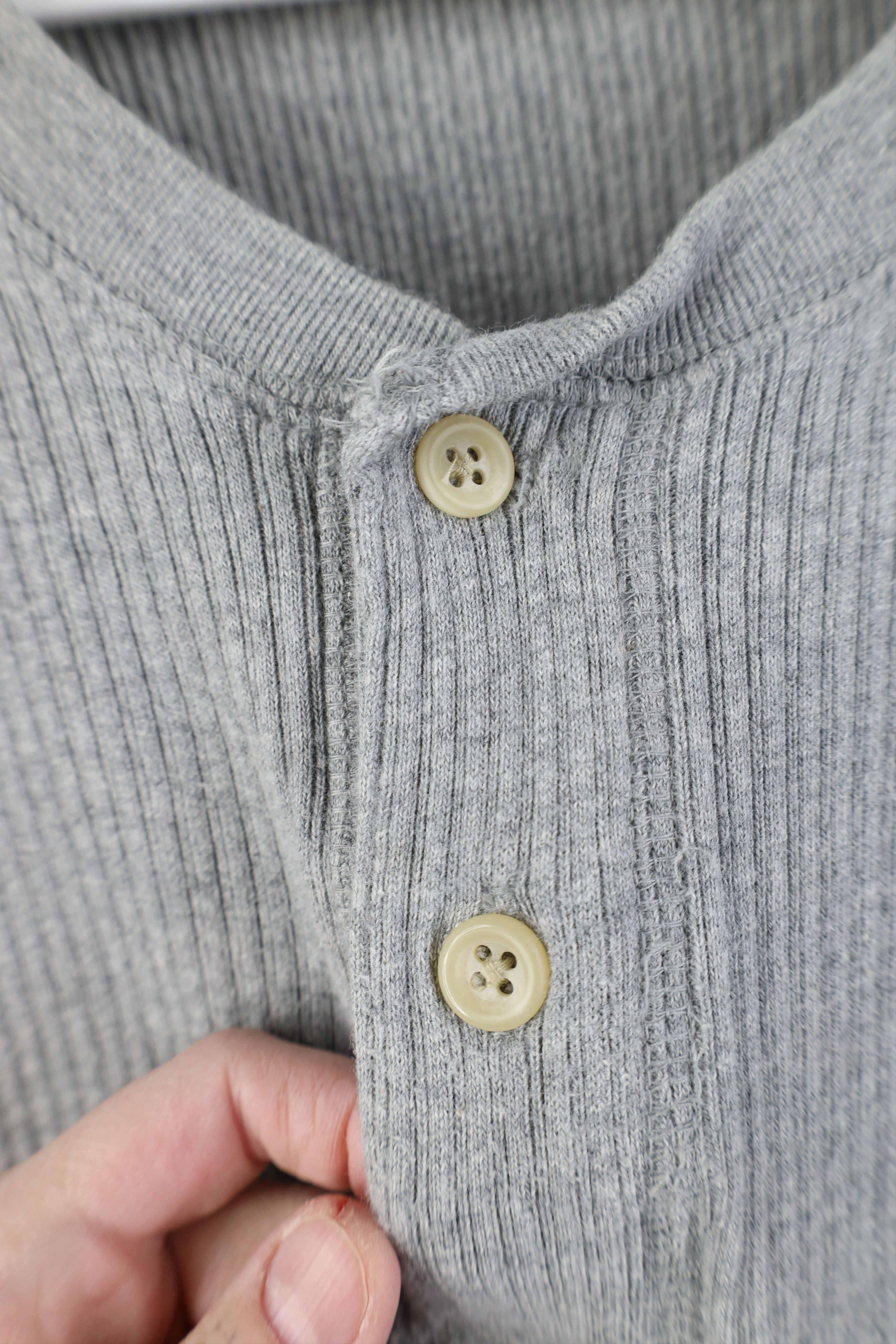 Vintage Vintage 90s Y2K Streetwear Knit Long Sleeve Henley T-Shirt Size US L / EU 52-54 / 3 - 4 Thumbnail
