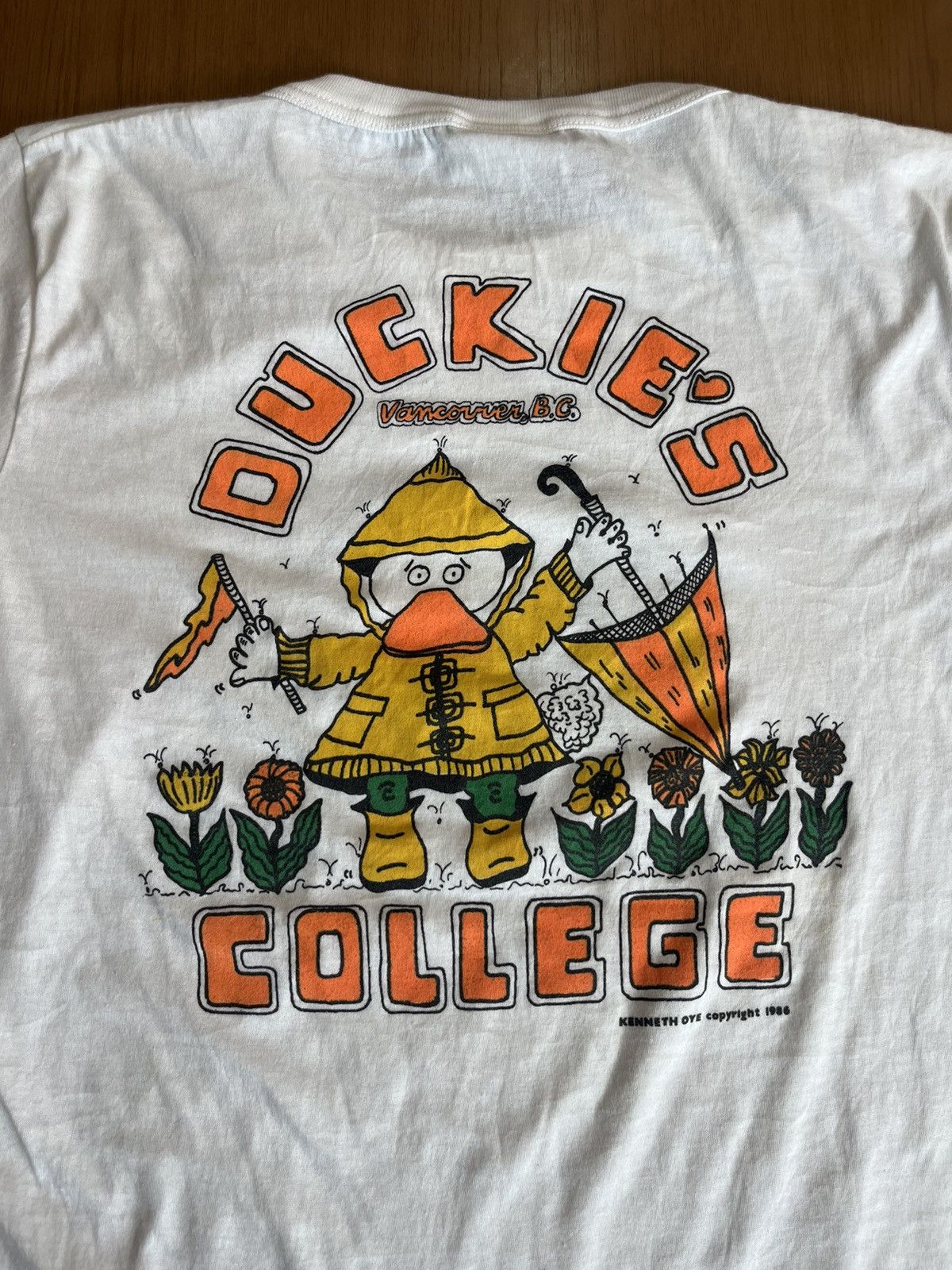 Arts & Science Vintage YIN YANG DUCKIE’S College 1986’s Kenneth OYE Tshirt Size US L / EU 52-54 / 3 - 11 Thumbnail