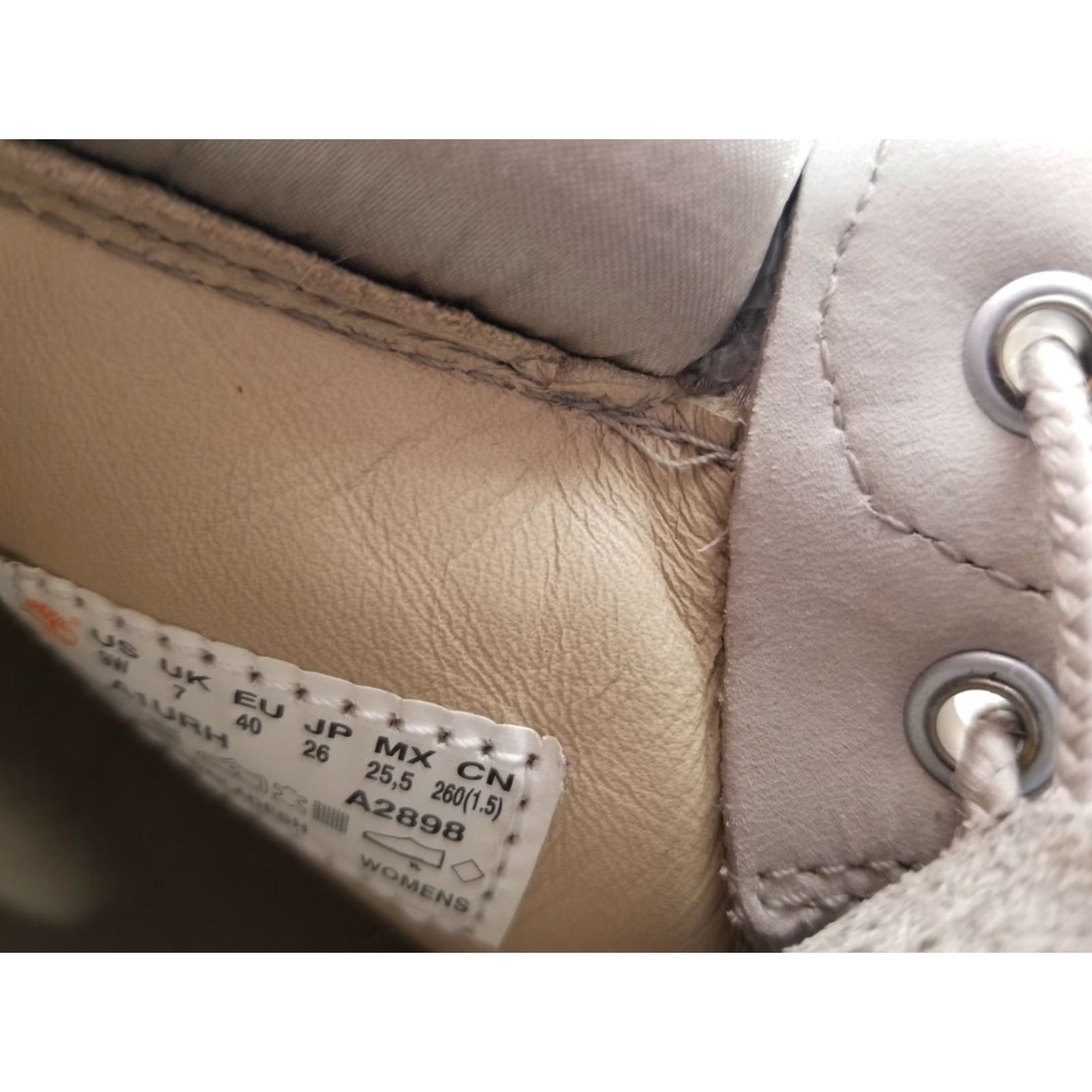 Timberland Timberland 6 Inch Premium Waterproof Leather Women's 9 W Boots Taupe Beige Size US 9 / IT 39 - 7 Thumbnail