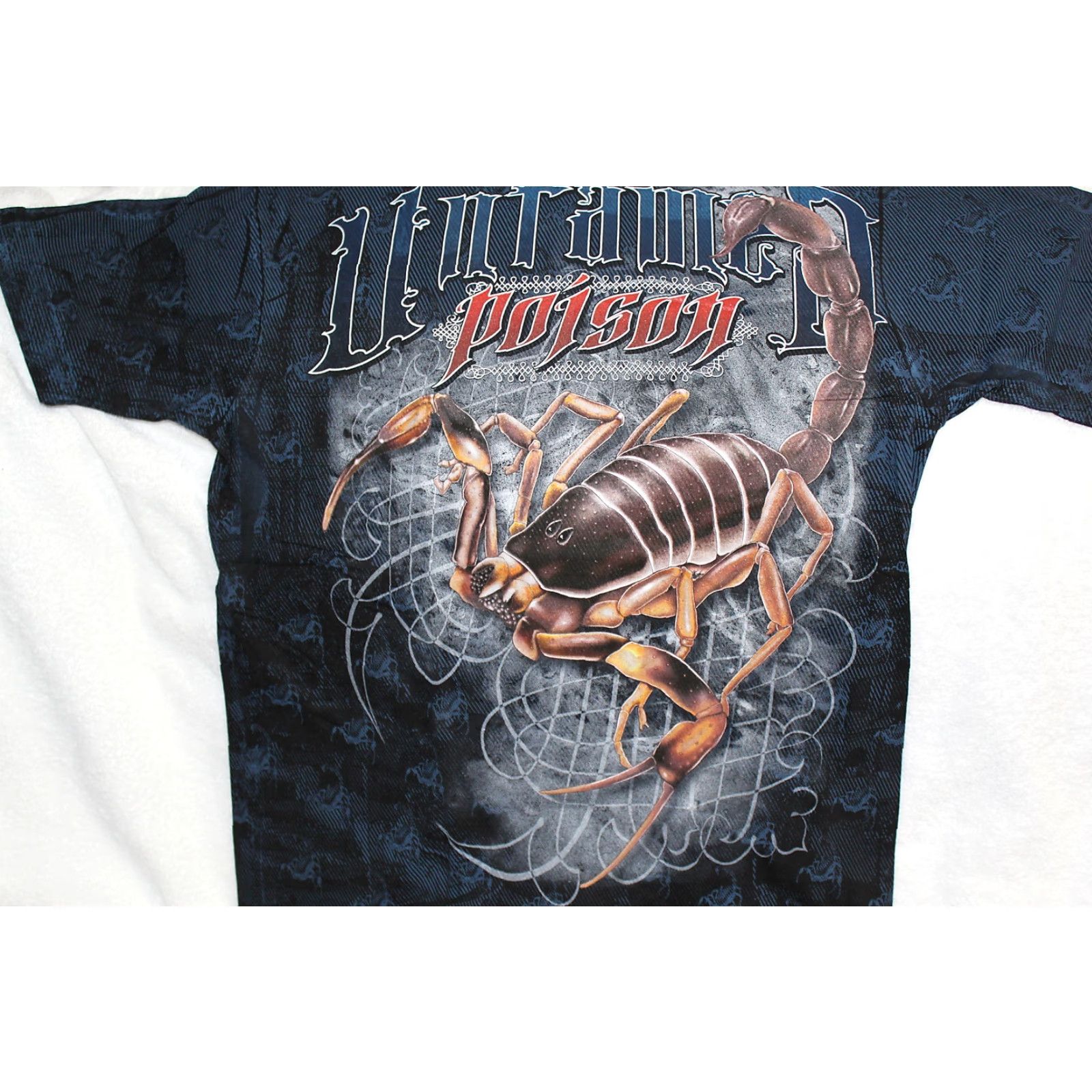 Vintage VINTAGE C & H Scorpion Untamed Poison Graphic Tee T-Shirt Men's XL Black Size US XL / EU 56 / 4 - 2 Thumbnail