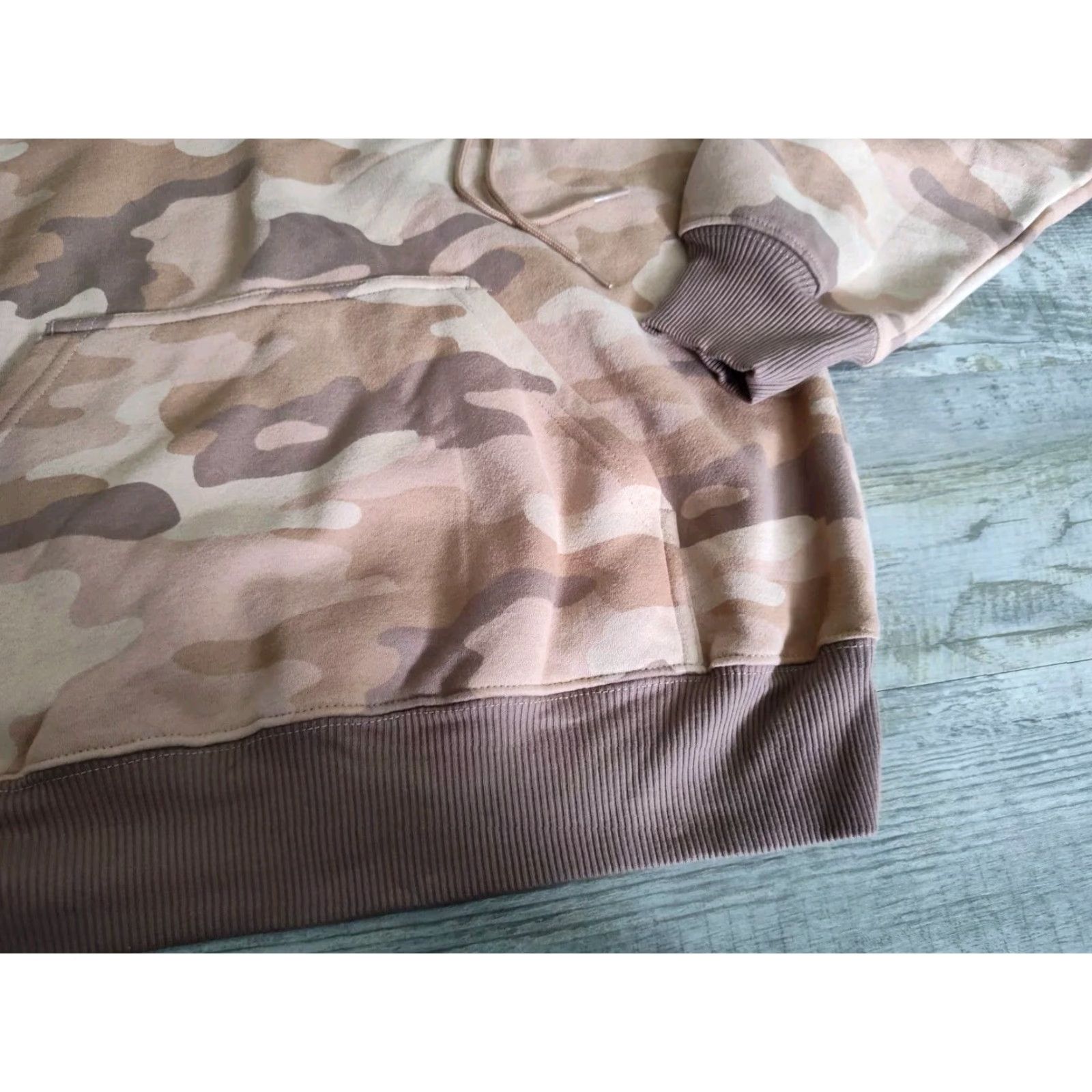Fabletics Fabletics Forever Fleece Hoodie Teddy Large Camo Latte Sz M Brown Camouflage Fleece Hoodie Pullover Activewear Women Size M Regular Size M / US 6-8 / IT 42-44 - 3 Thumbnail