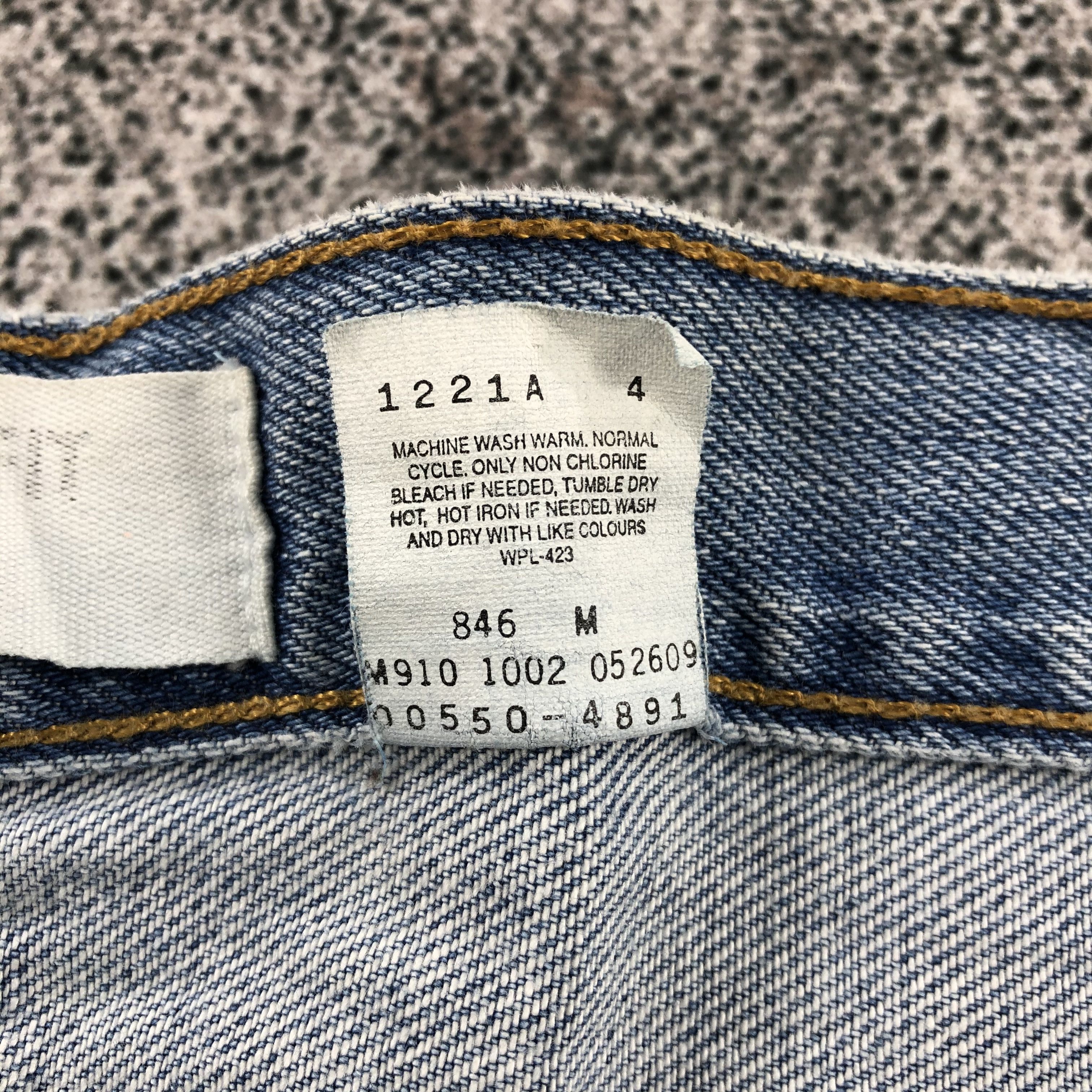 Levi's Vintage Levis 550 Jeans Relaxed Fit Denim KJ626 Size US 36 / EU 52 - 11 Thumbnail