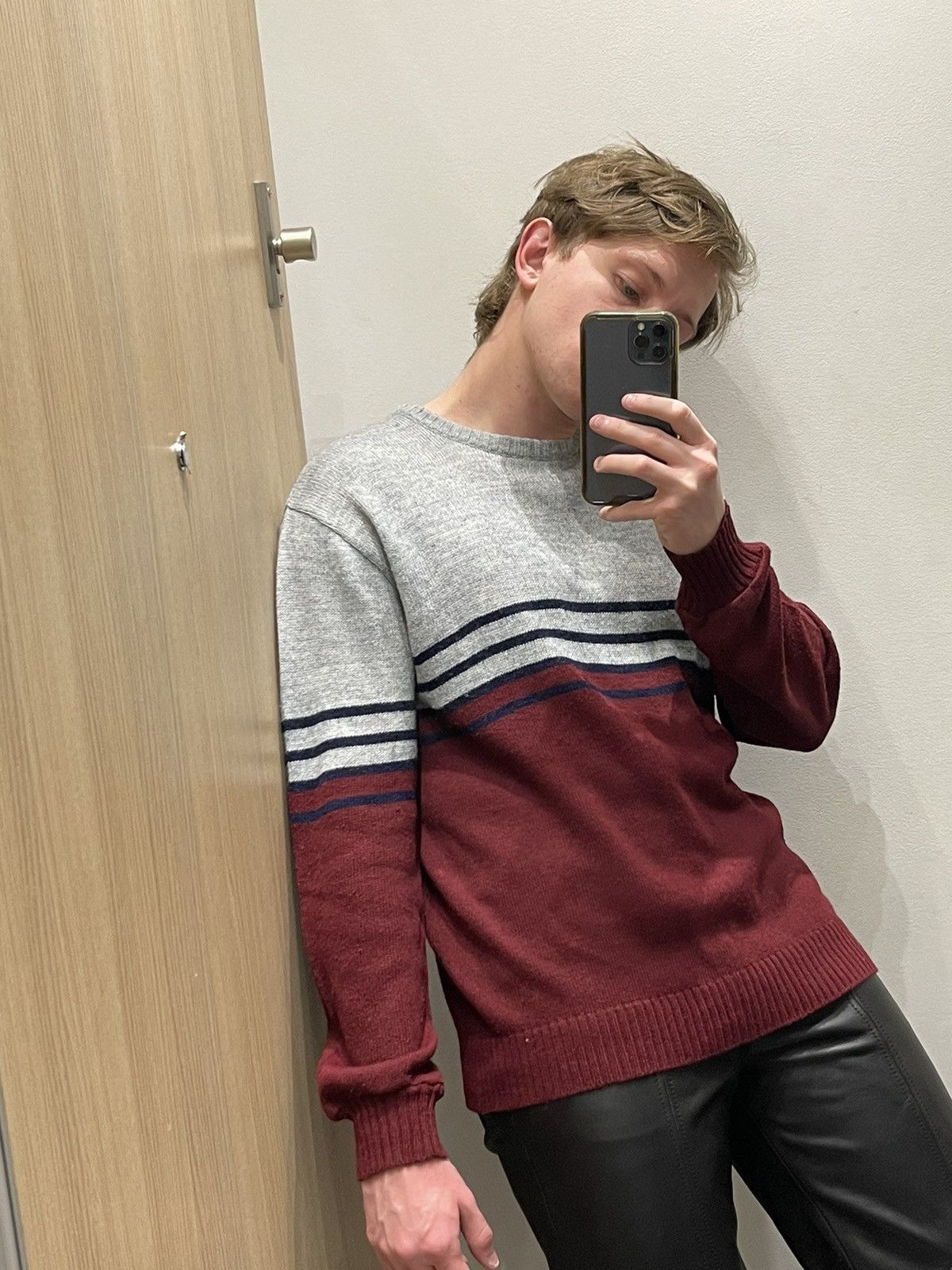 Vintage Vintage Y2K Red Grey Stripped Navy Wool Thin Sweater Size US M / EU 48-50 / 2 - 4 Thumbnail