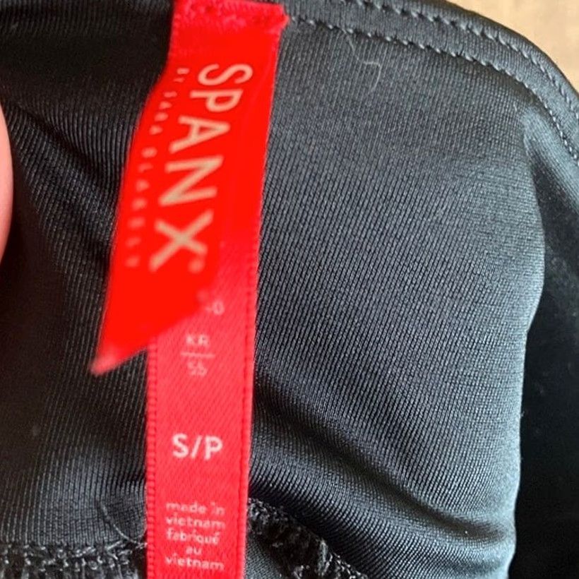 Spanx Spanx Black Velvet Leggings Slim Skinny High Rise Pull On Small Womens Pants 28in Inseam Stretch Tight Size 28" / US 6 / IT 42 - 4 Thumbnail