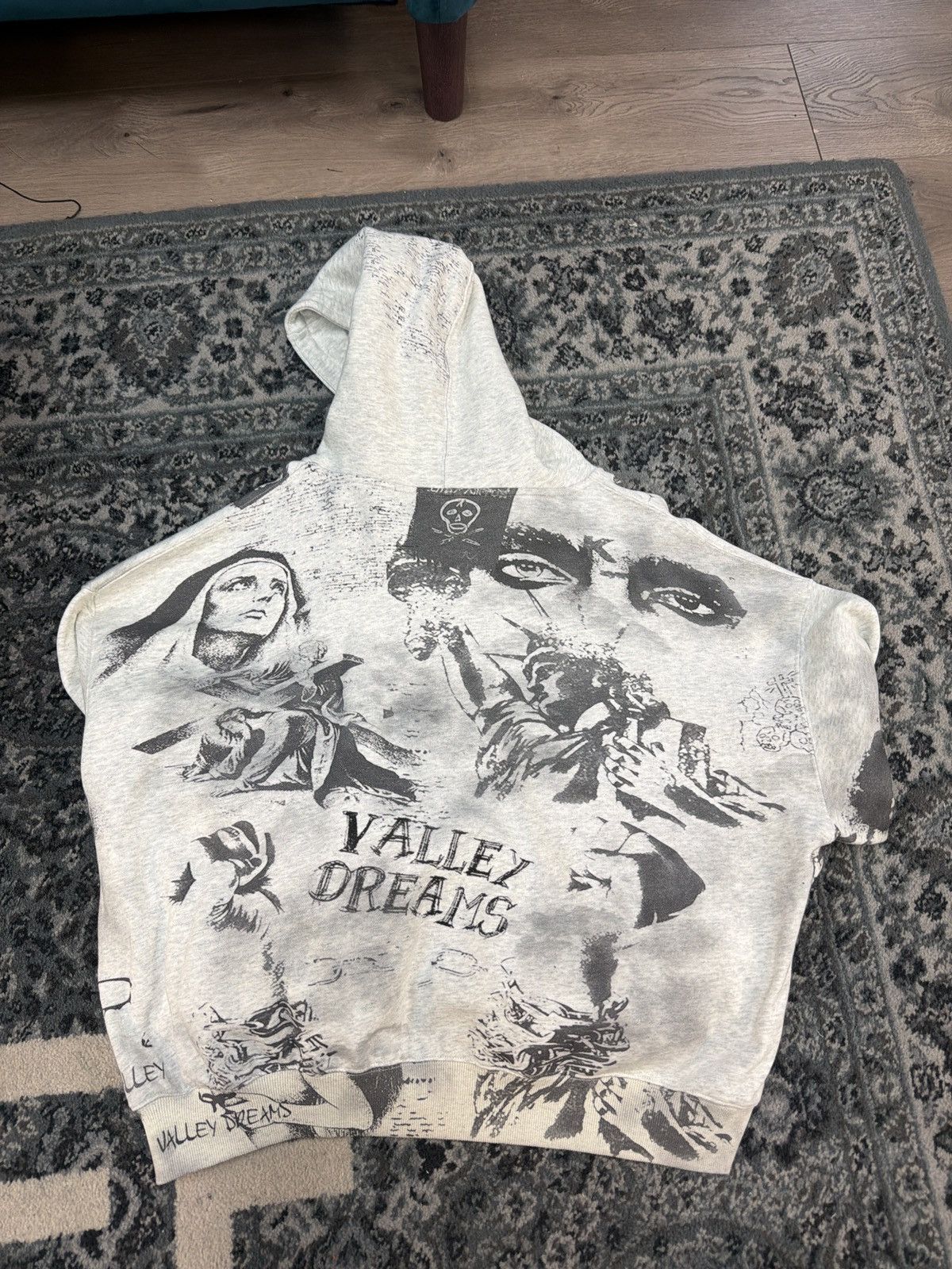 Vale Vale forever mural Hoodie Size US XL / EU 56 / 4 - 2 Thumbnail