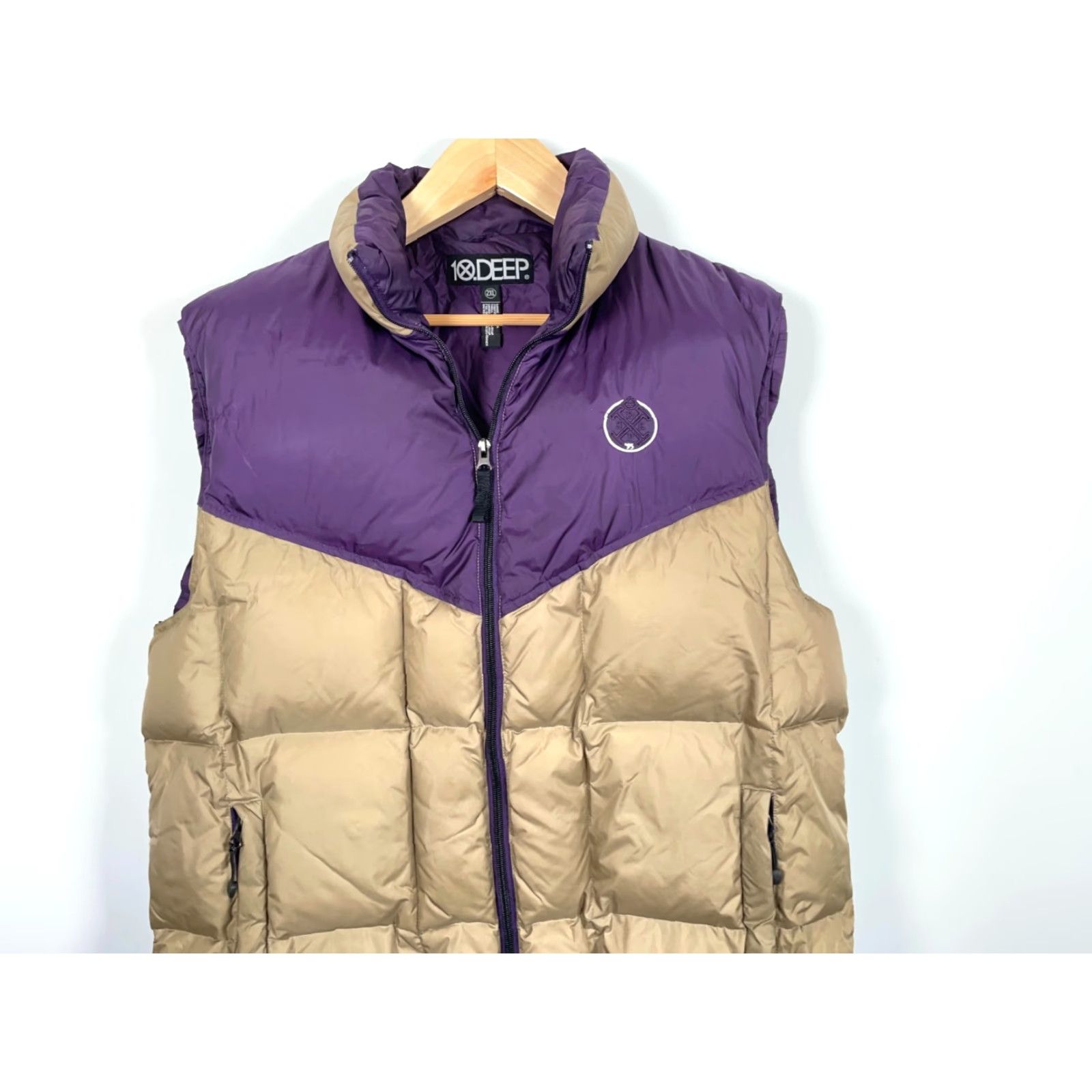 Vintage VINTAGE 10.Deep Puffer Vest Men 2XL Beige Purple Quilted Down Insulated Short Zip Pockets Hip Hop Streetwear Size US XXL / EU 58 / 5 - 7 Thumbnail