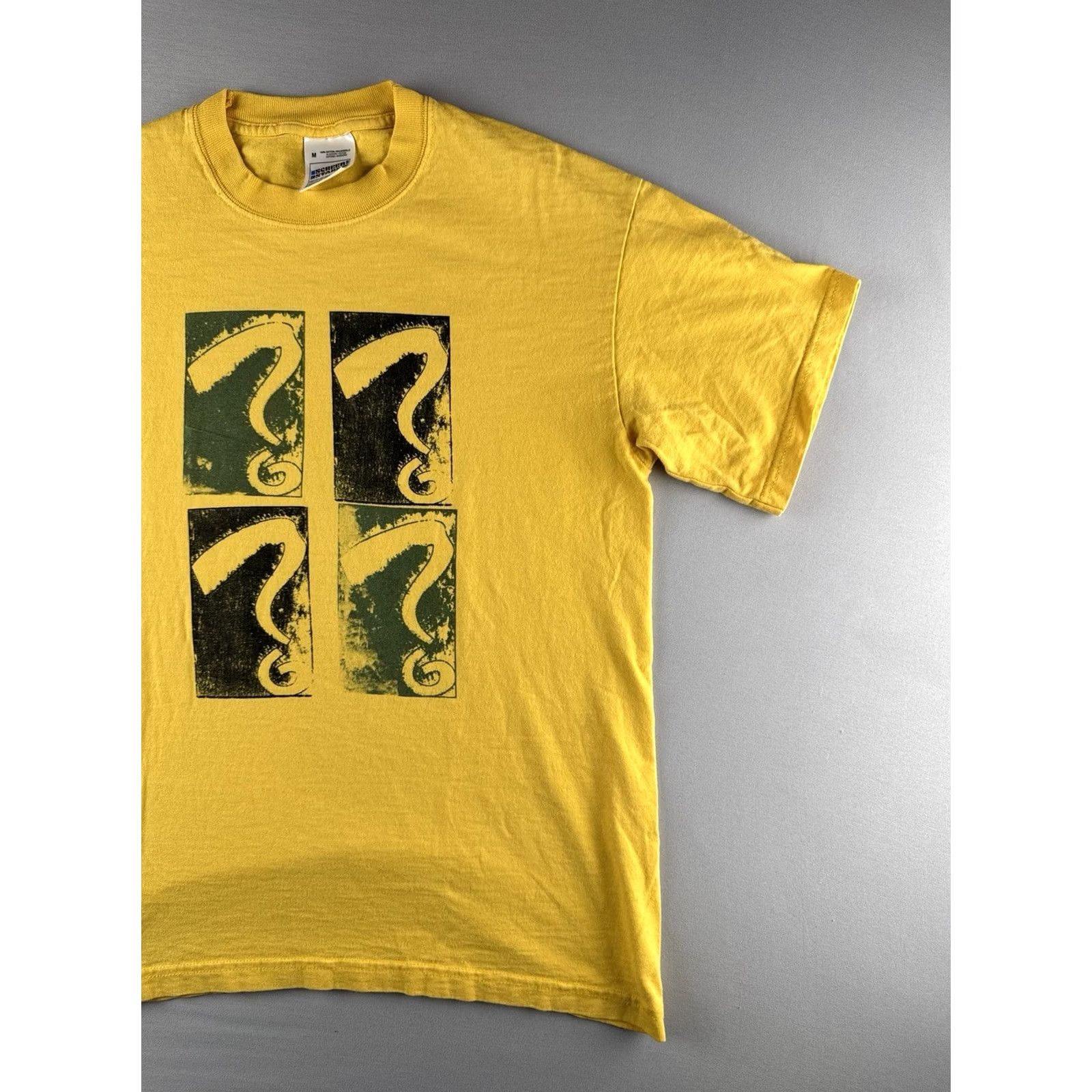 Vintage VINTAGE Screen Stars Tee 90s T-Shirt Mens M Yellow Cotton Short Sleeve Crew Neck 1990s 1990s Size US M / EU 48-50 / 2 - 4 Thumbnail