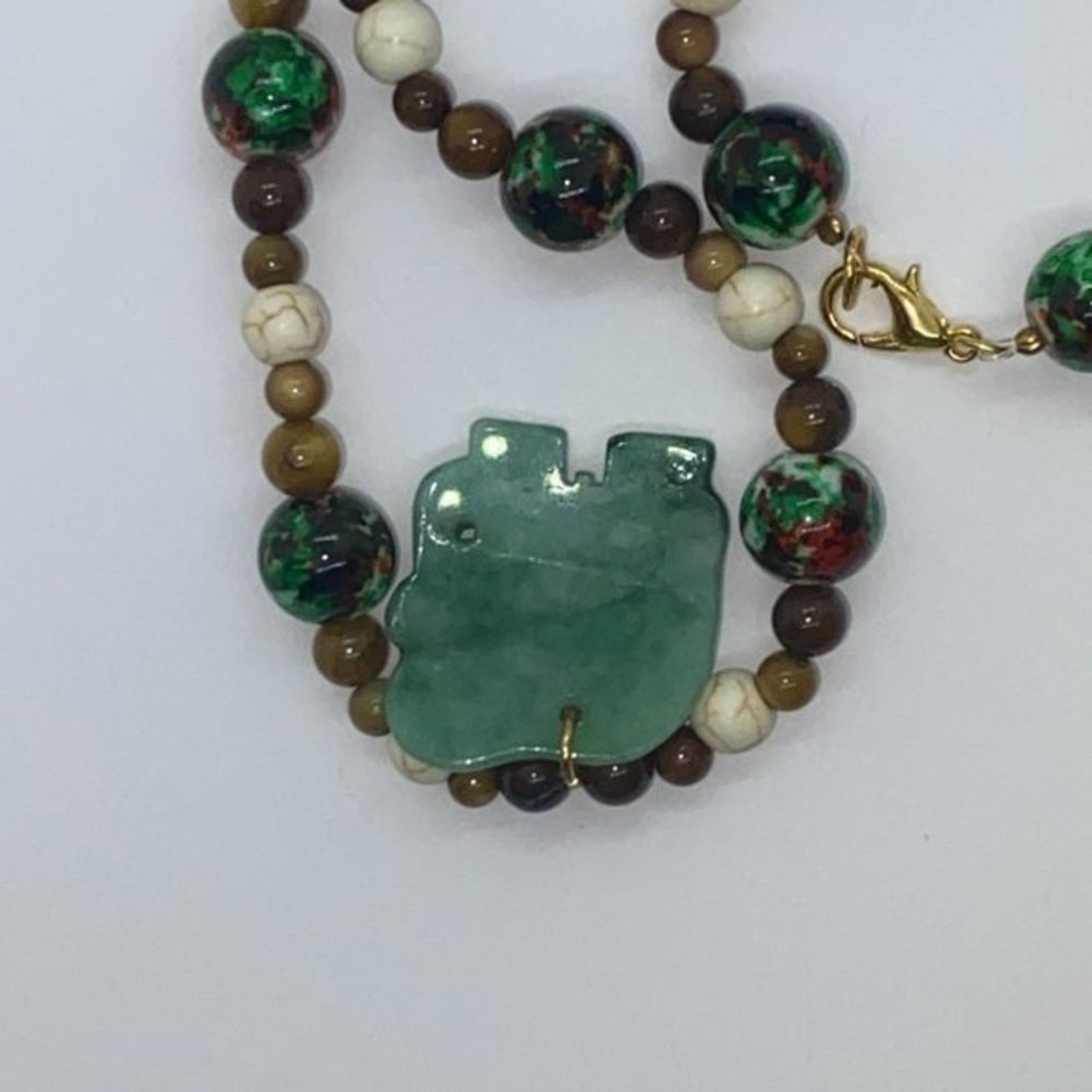Handmade Handmade Beaded Brown & Green Elephant Necklace Size ONE SIZE - 6 Thumbnail