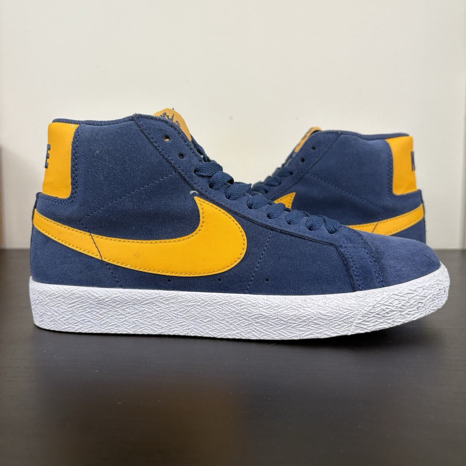Nike Size 6.5 - Nike Zoom Blazer SB Mid Michigan Size US 6.5 / EU 39-40 - 1 Thumbnail