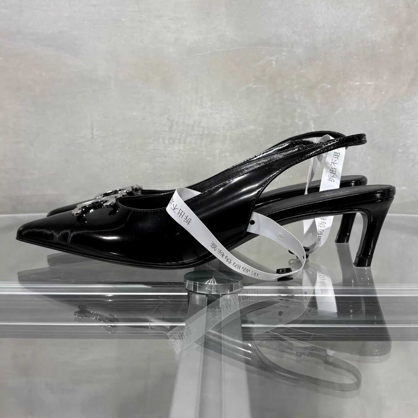 Celine CELINE Triomphe Patent Leather 5cm Heel Pumps Size 38 New Size US 7.5 / IT 37.5 - 3 Thumbnail
