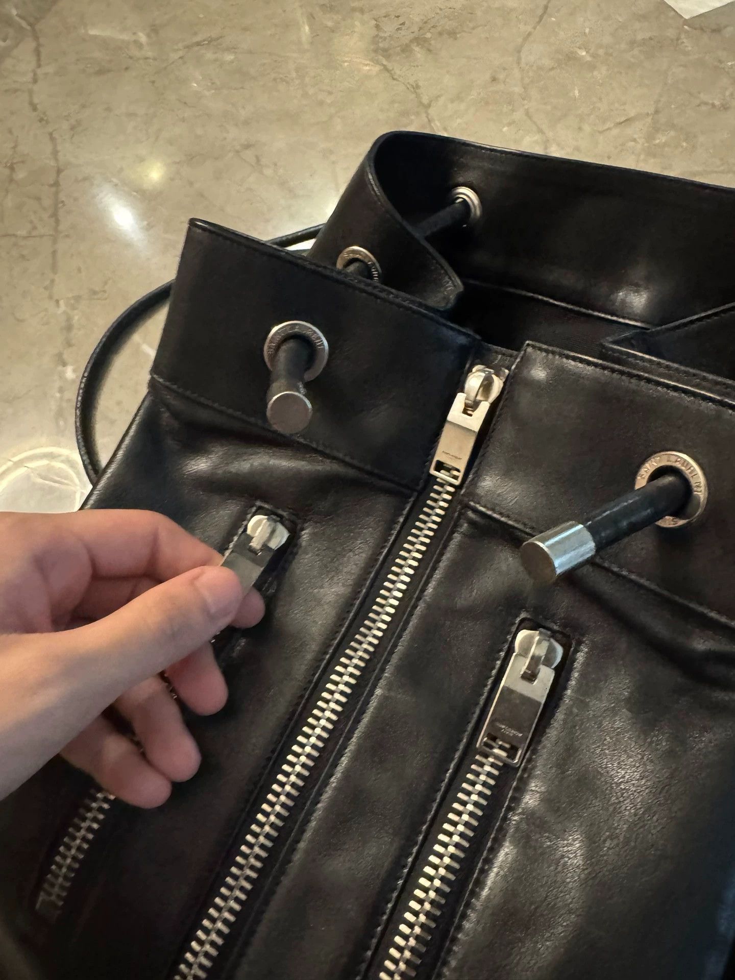 Saint Laurent Paris SLP 14fw Cowhide Multi-Zip Large Bucket Backpack Size ONE SIZE - 4 Thumbnail