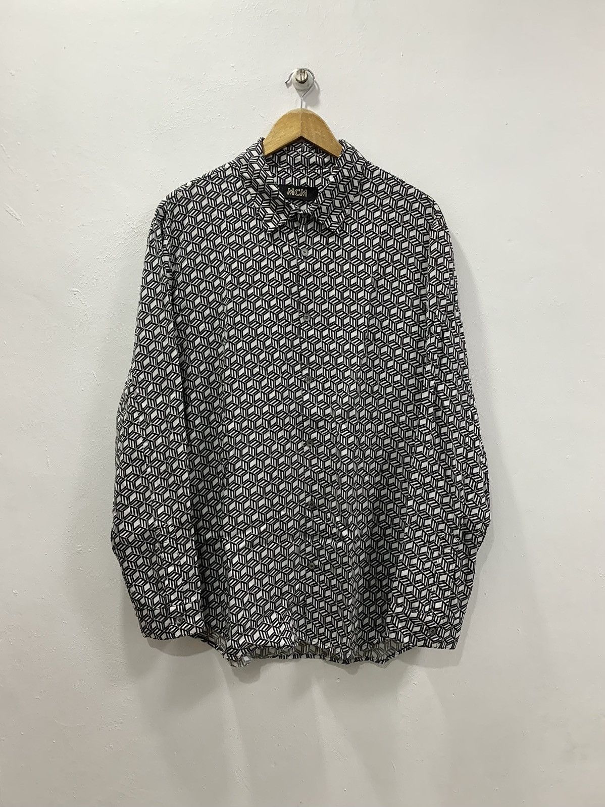 MCM MCM CUBIC MONOGRAM BUTTON-UP L/S SHIRT Size US M / EU 48-50 / 2 - 2 Thumbnail