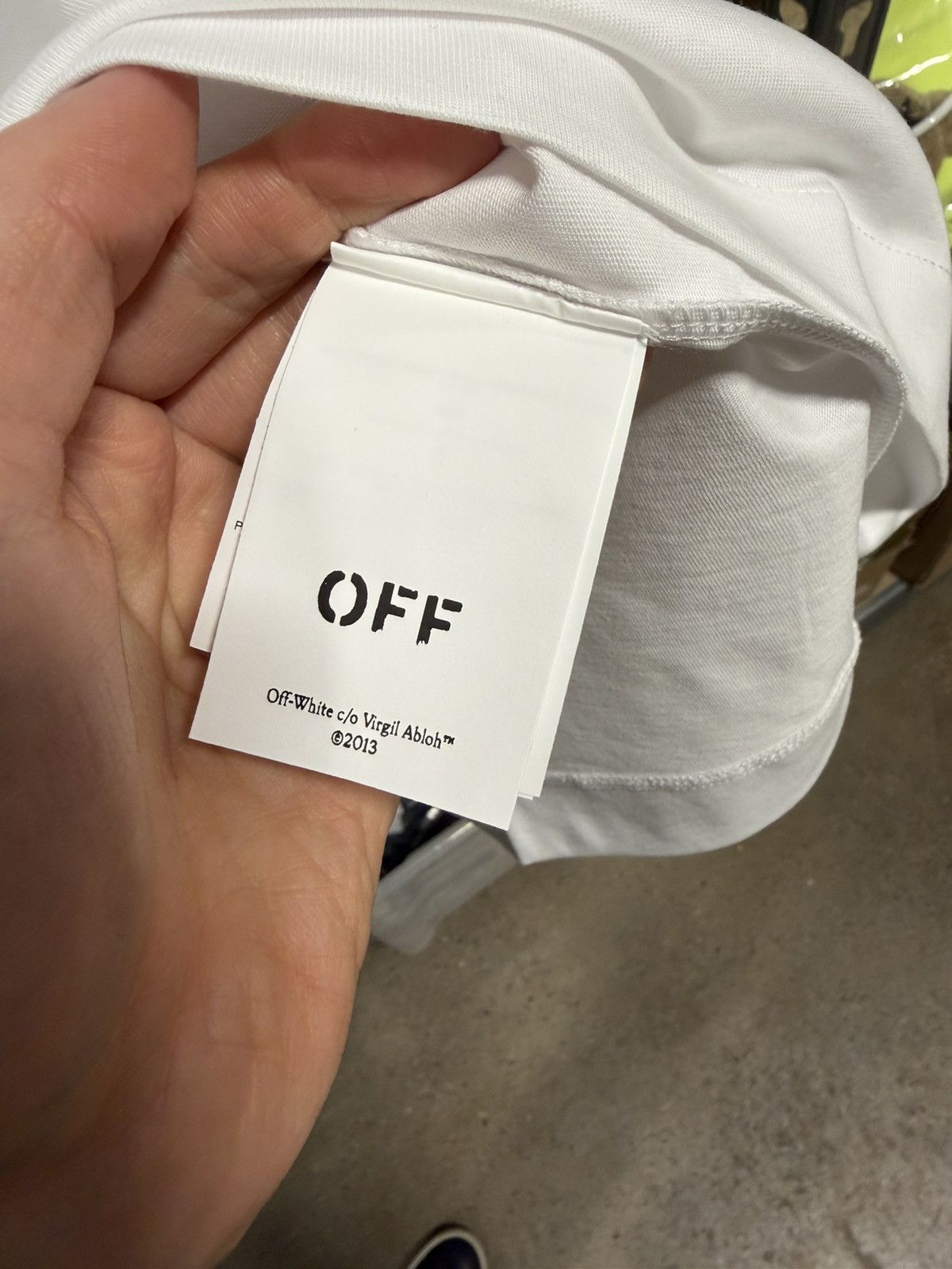 Off-White Off-White outline T-Shirt NEW 550$ Size US M / EU 48-50 / 2 - 2 Thumbnail