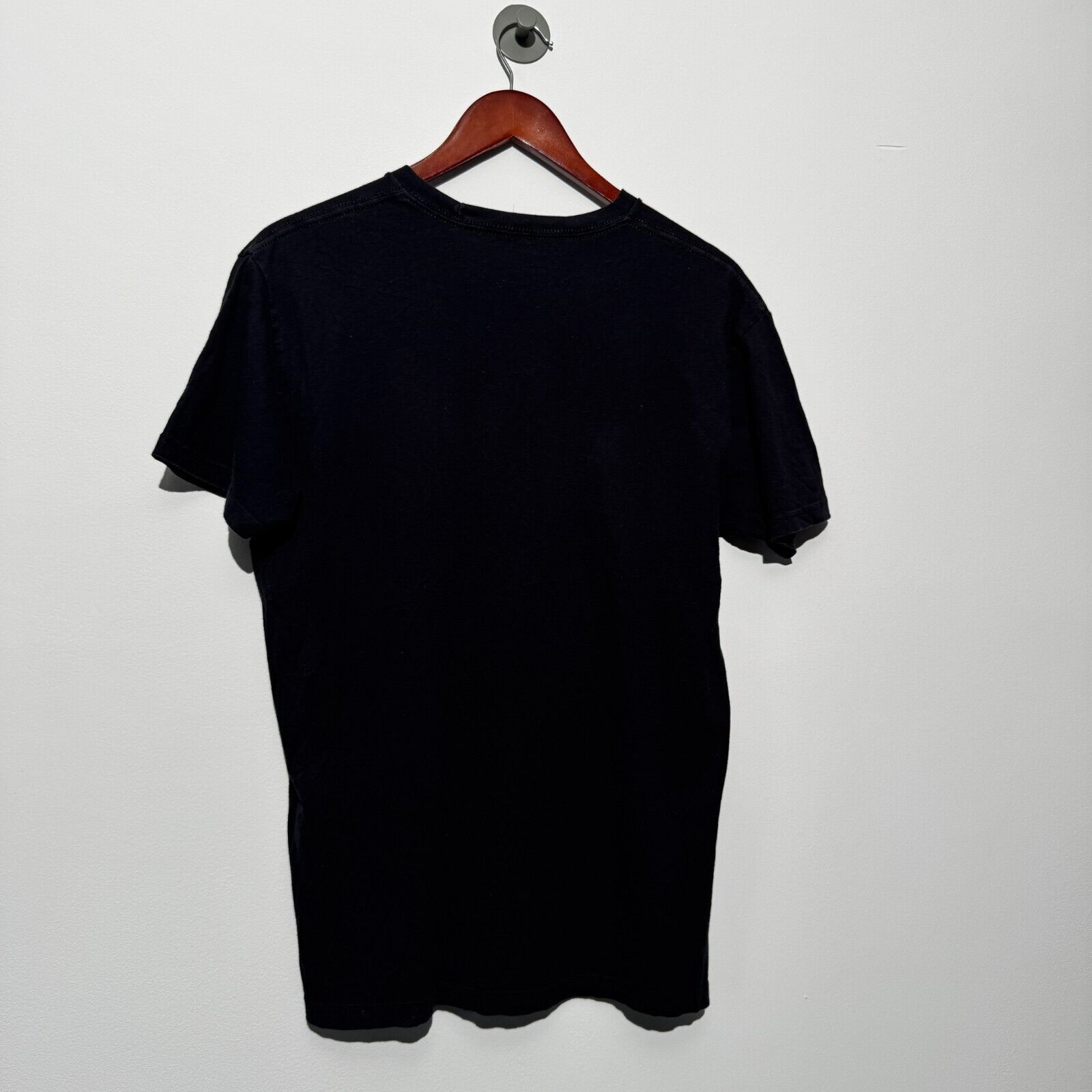 Vintage Vintage Unisex Black Cotton T-Shirt Size M Regular Fit Size US M / EU 48-50 / 2 - 10 Thumbnail